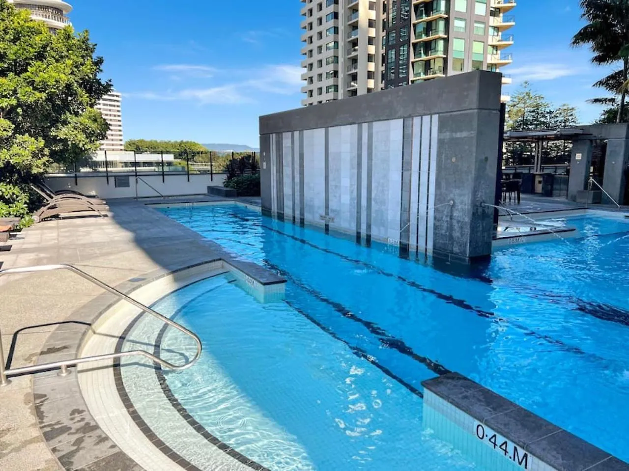 Stylish 21st Floor Oracle Tower 2 Ocean Views Free Parking Apartment *