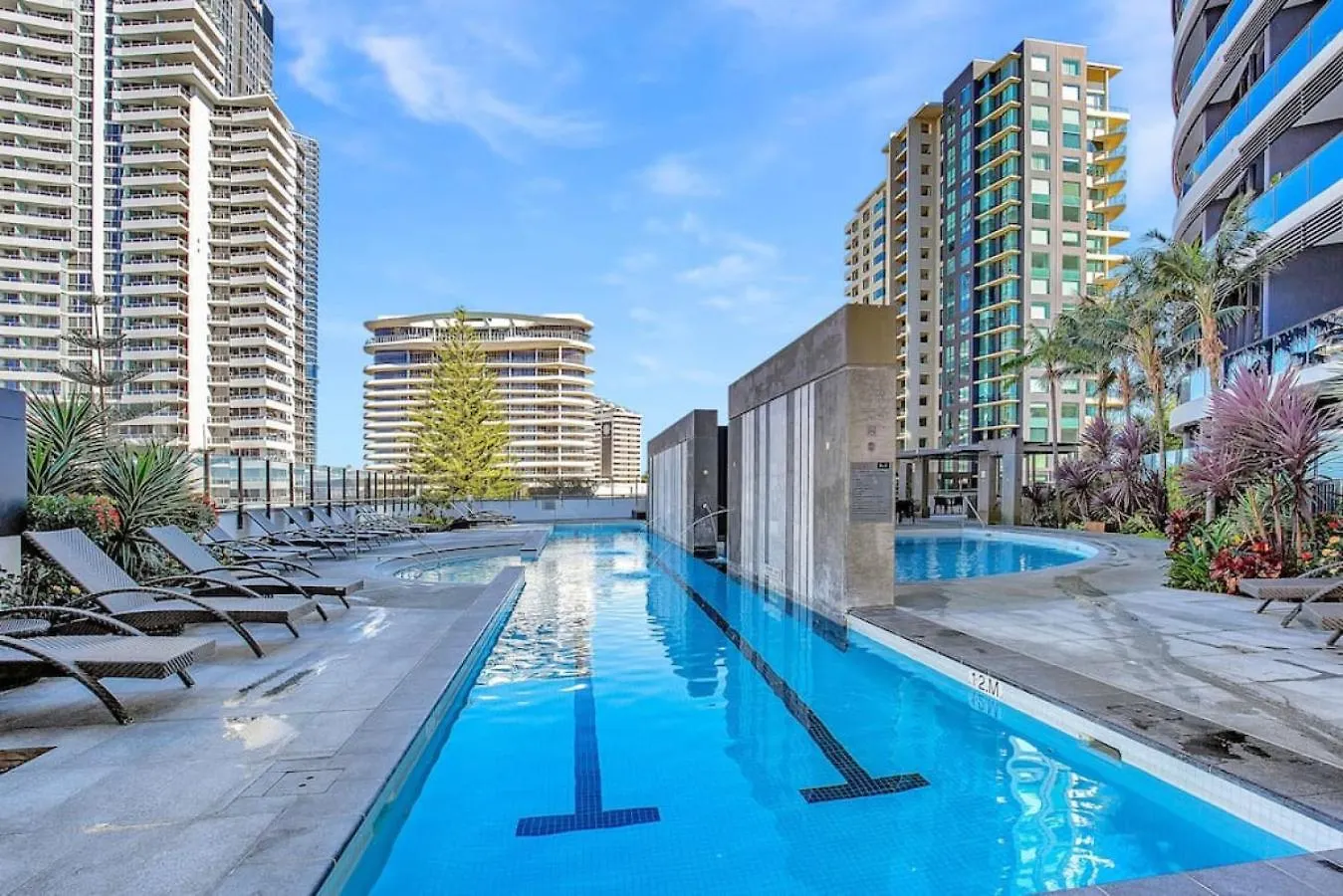 Stylish 21st Floor Oracle Tower 2 Ocean Views Free Parking * Gold Coast