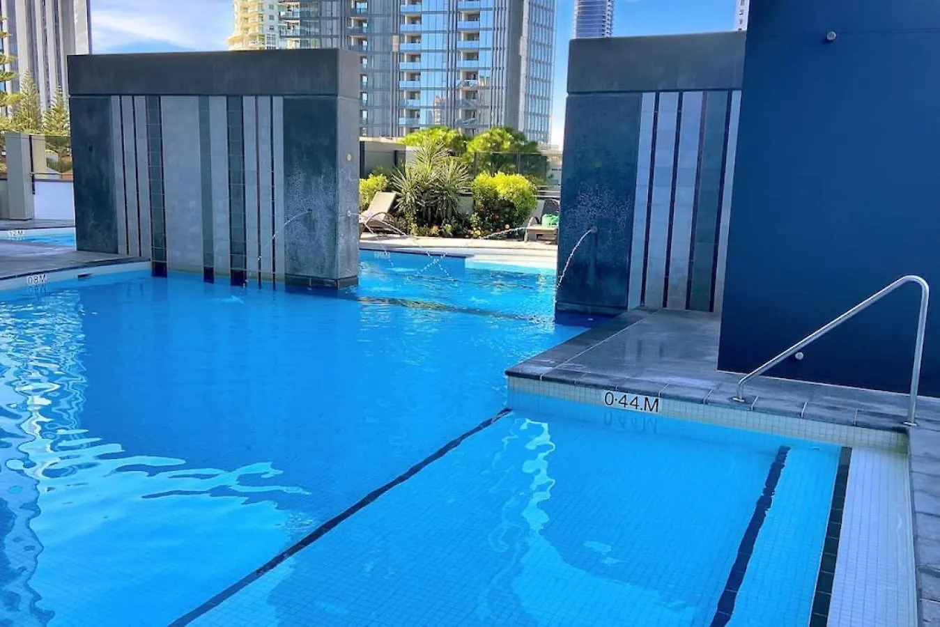 Stylish 21st Floor Oracle Tower 2 Ocean Views Free Parking * Gold Coast