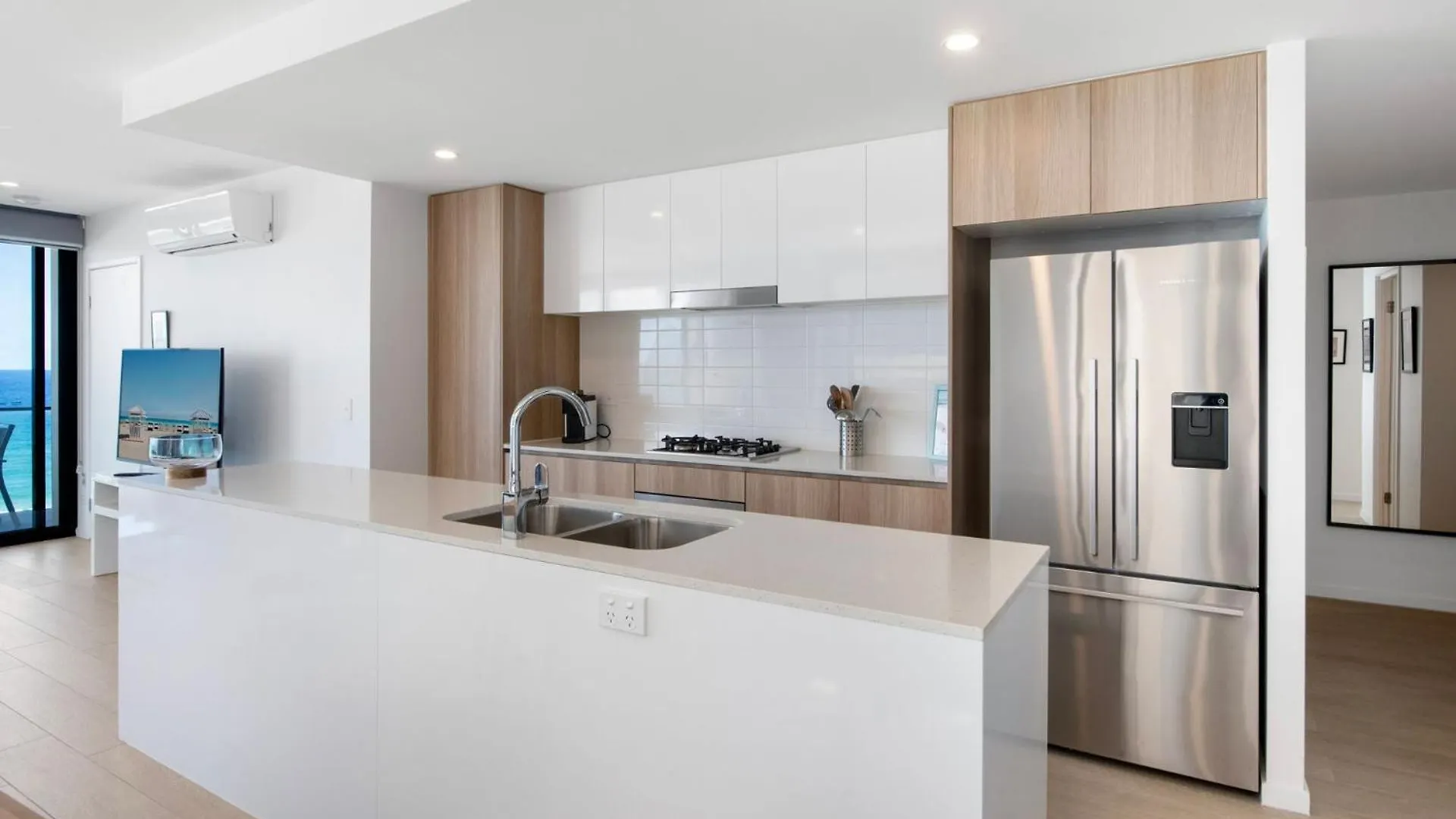 Apartament Ocean Views With Rooftop Pool - Coasthm Gold Coast