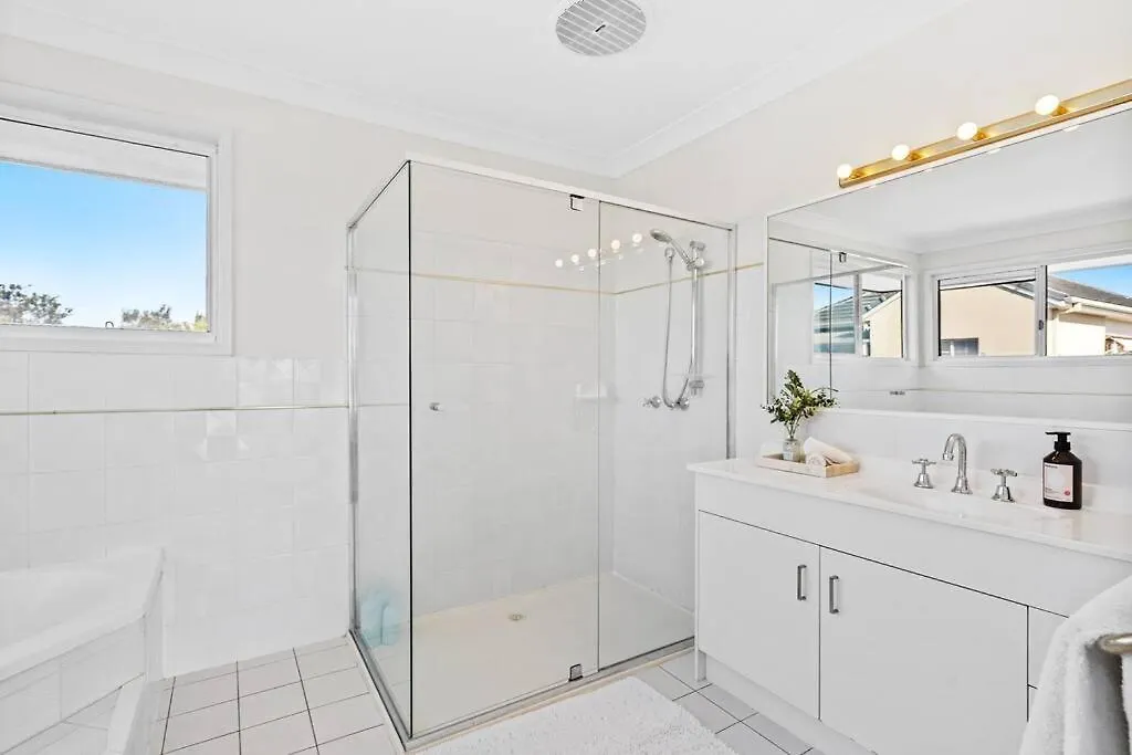 Stunning Waterfront Oasis * Gold Coast