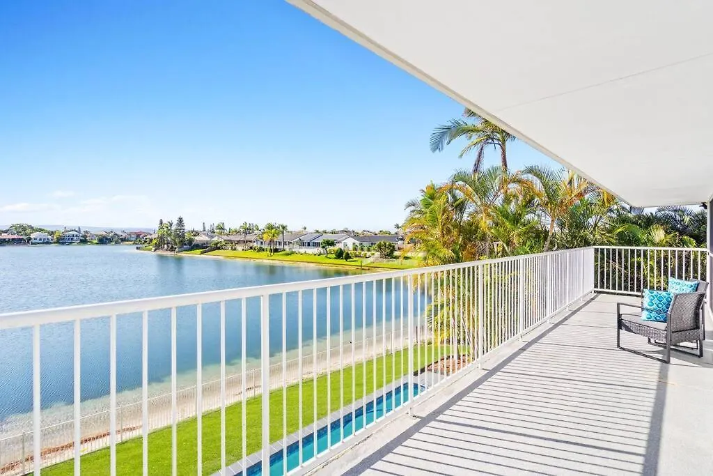 Stunning Waterfront Oasis Gold Coast