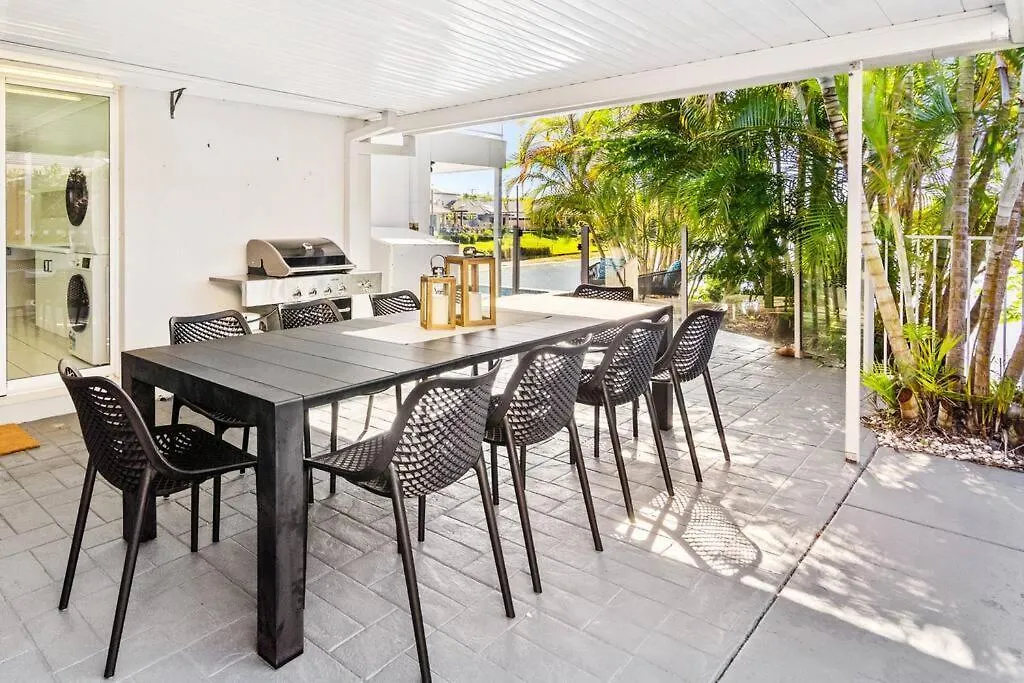 Stunning Waterfront Oasis Gold Coast