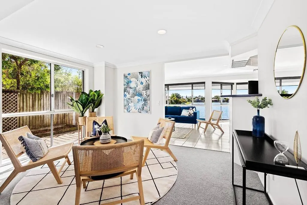 Stunning Waterfront Oasis Gold Coast