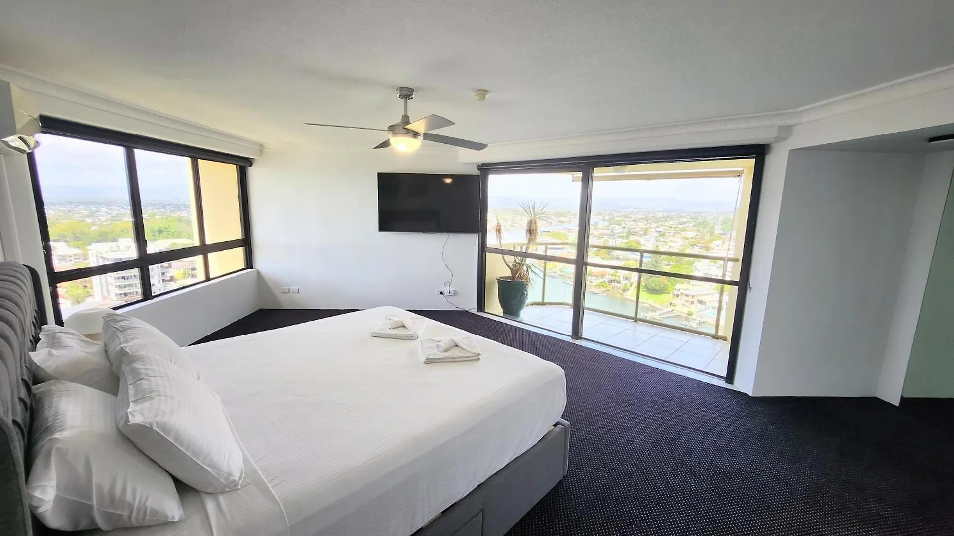 Aparthotel Surfers Hawaiian