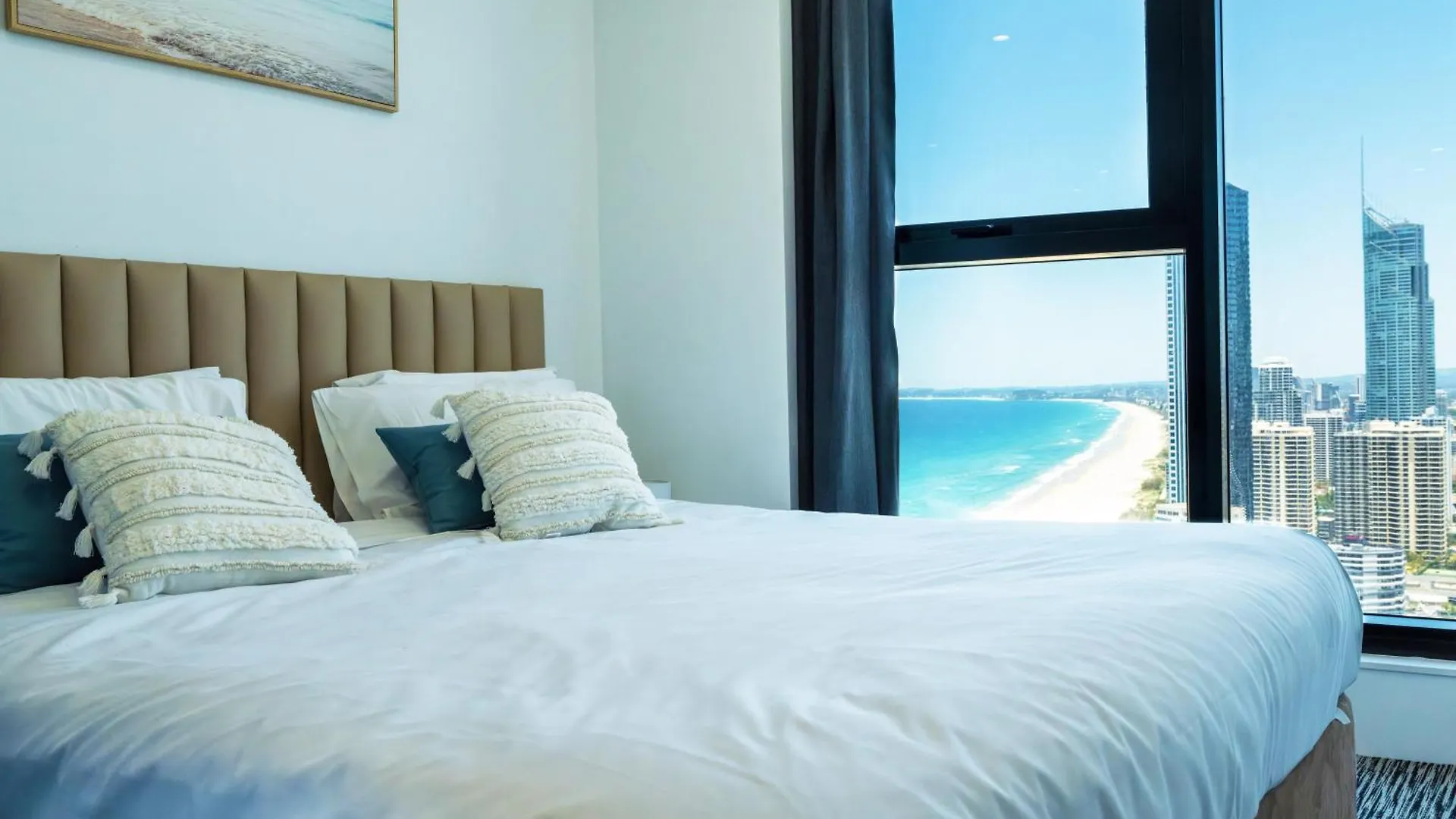 Apartment In The Heart Of Surfers Paradise Oceanview Cozy 1b 34f Gold Coast