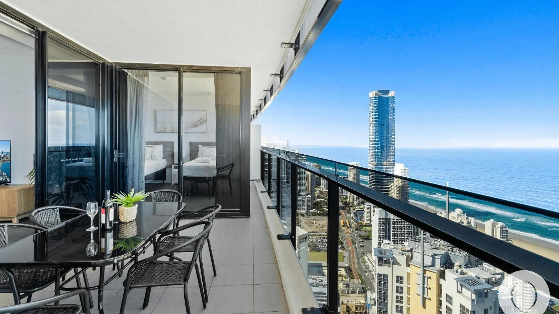 Spectacular Family Kids Free 3 Bedroom Ocean At Circle On Cavill - Q Gold Coast