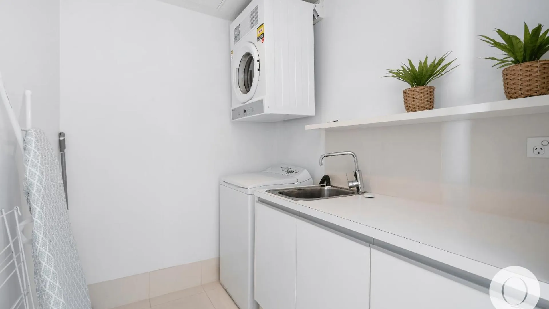 Apartment Spectacular Family Kids Free 3 Bedroom Ocean At Circle On Cavill - Q *