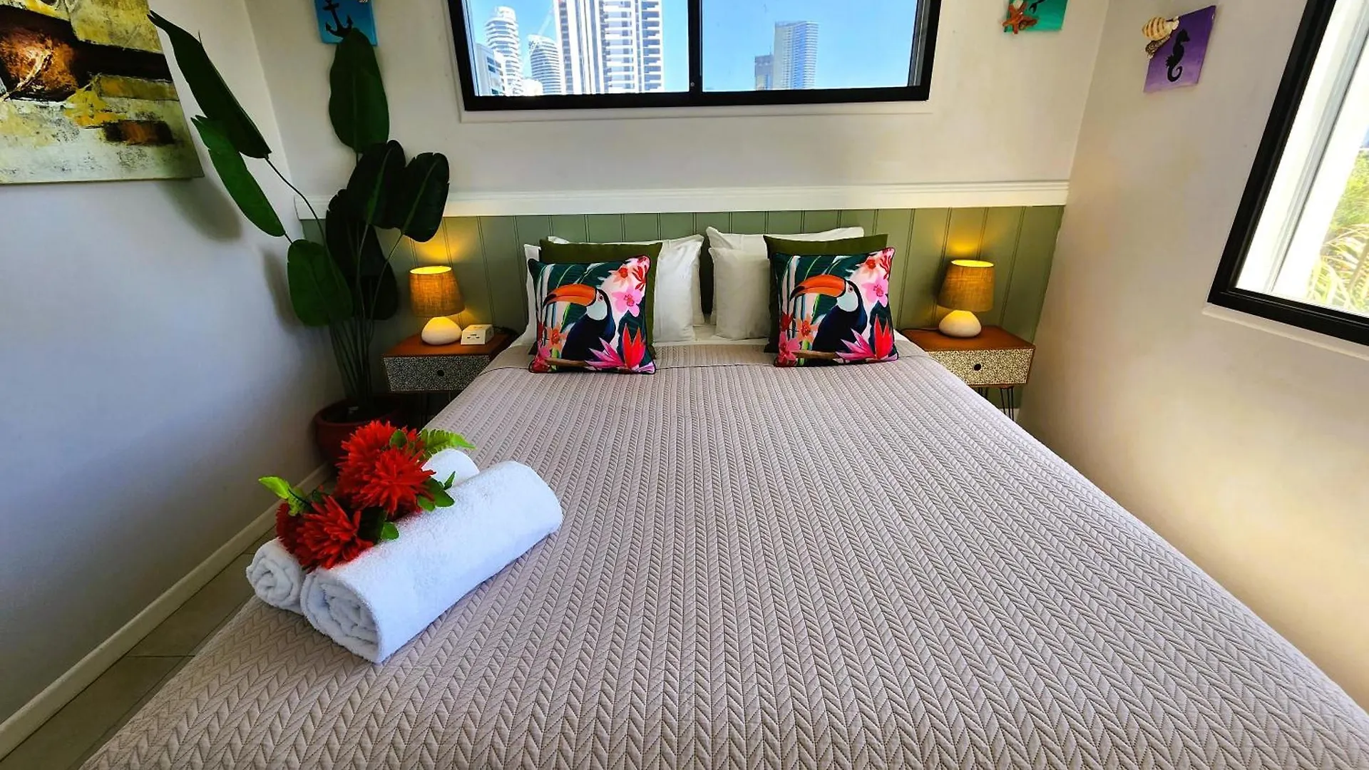 Broadbeach, Stylish Close To Everything Gold Coast