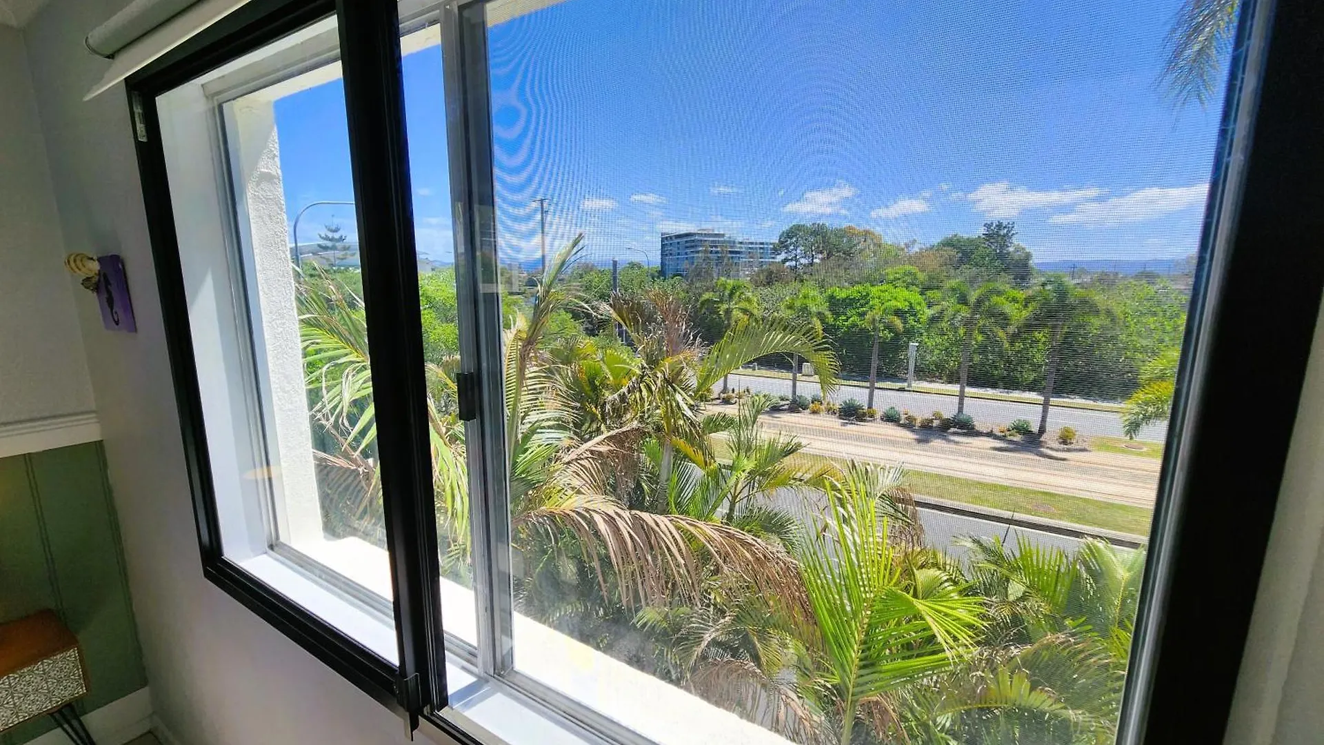 Broadbeach, Stylish Close To Everything Apartment *