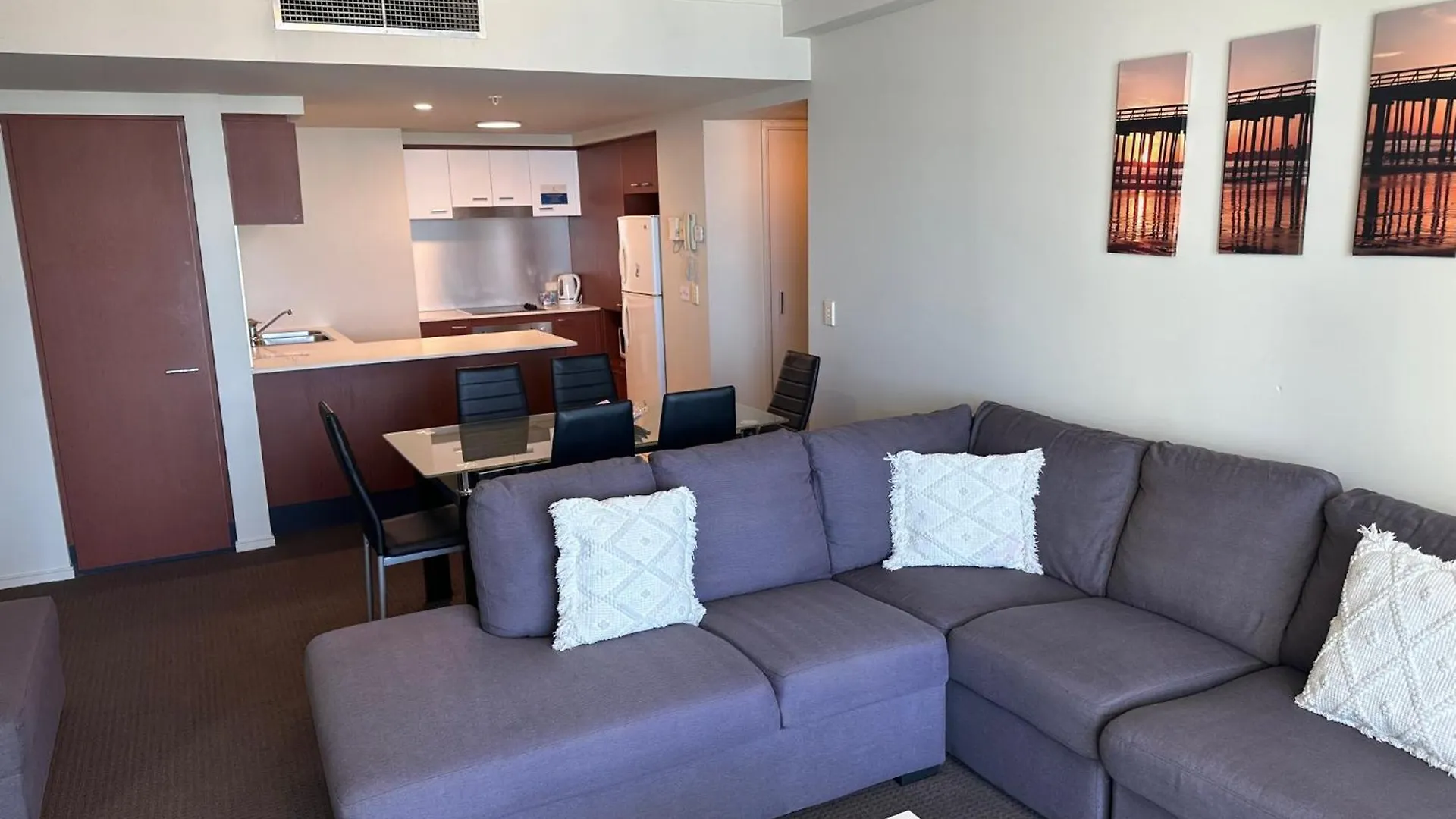 Deluxe Chevron Renaissance Apartment