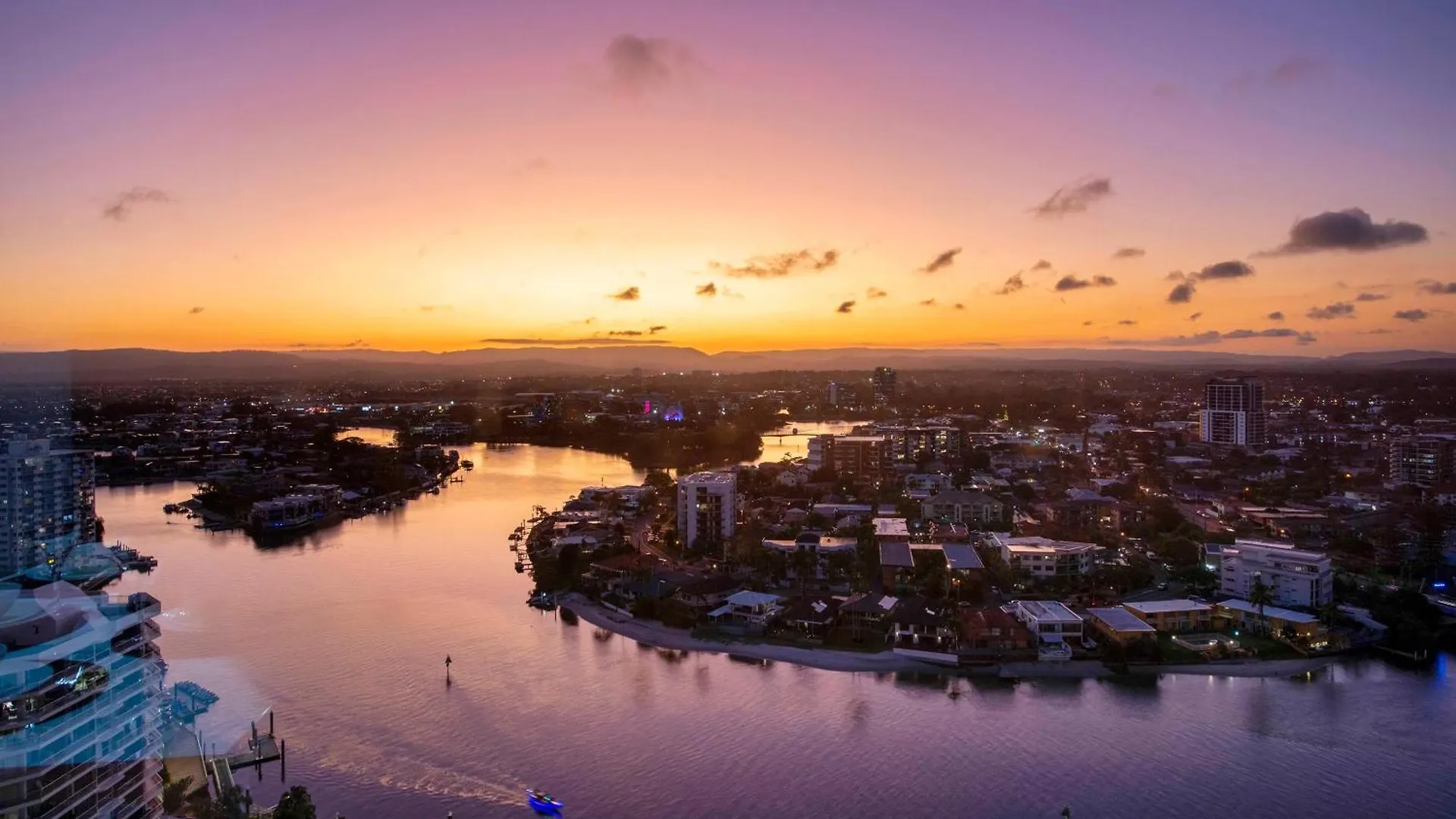 Ocean View With Balcony - Circle On Cavill - Location! - Self Contained & Privately Managed Apartment Gold Coast