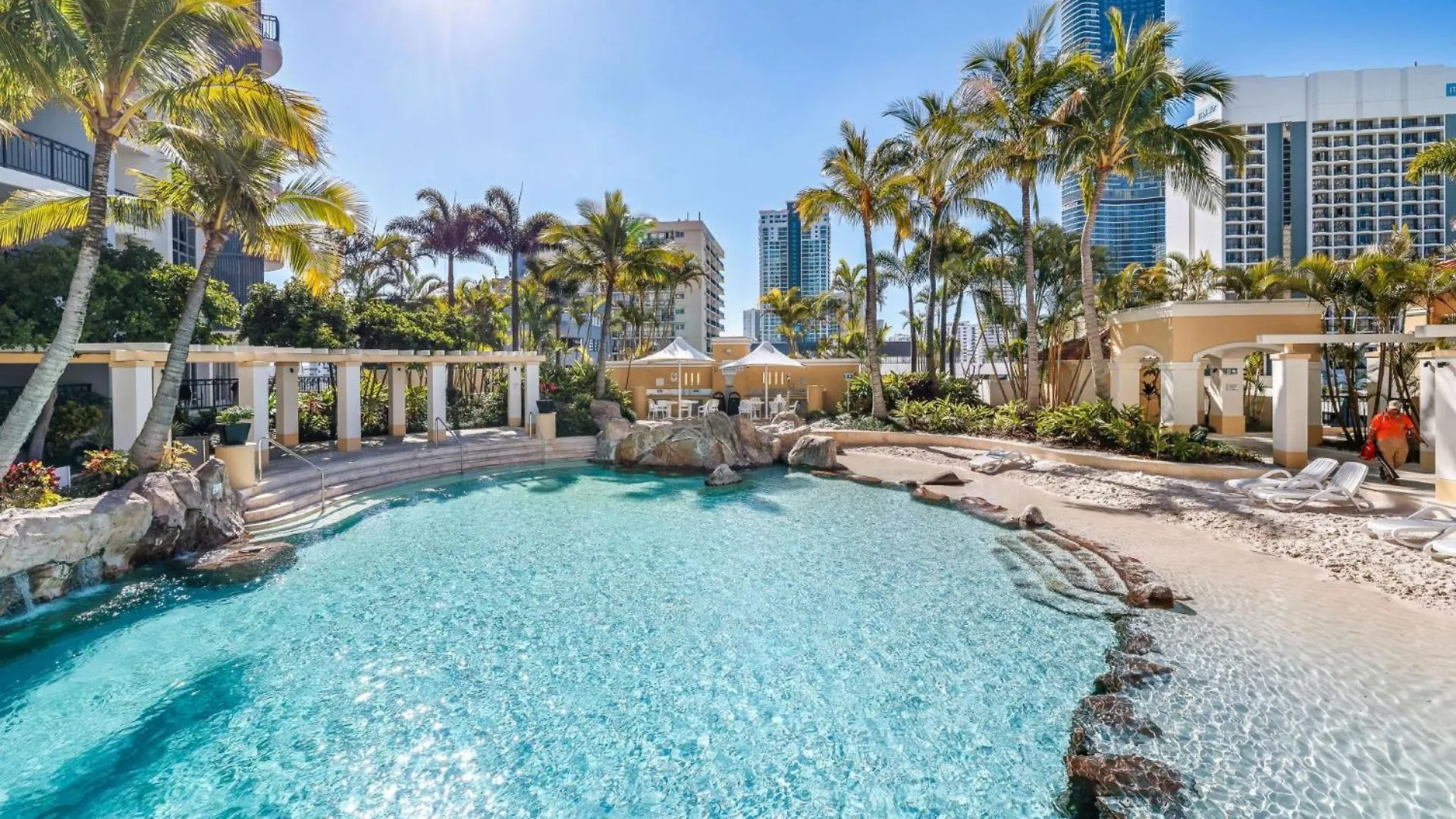 Picturesque Waterviews2br In Chevron Renaissance Apartment *