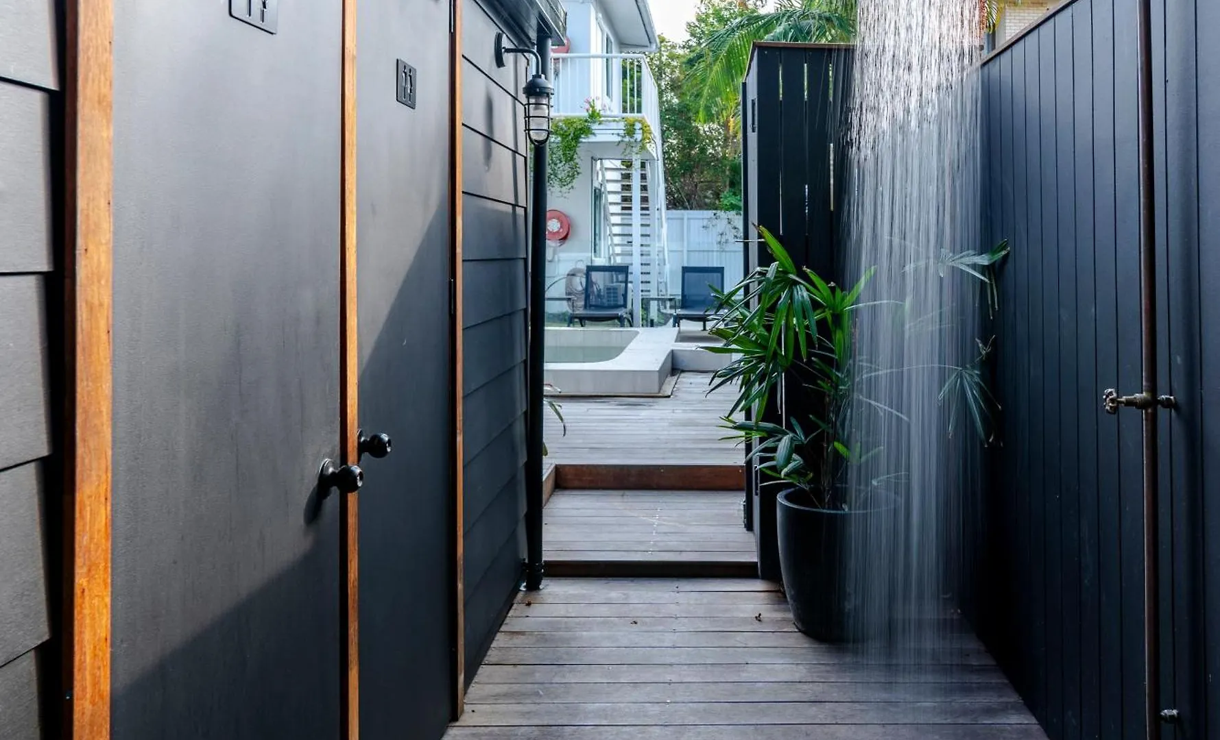 Surf Boutique Backpackers - Free Breakfast * Gold Coast