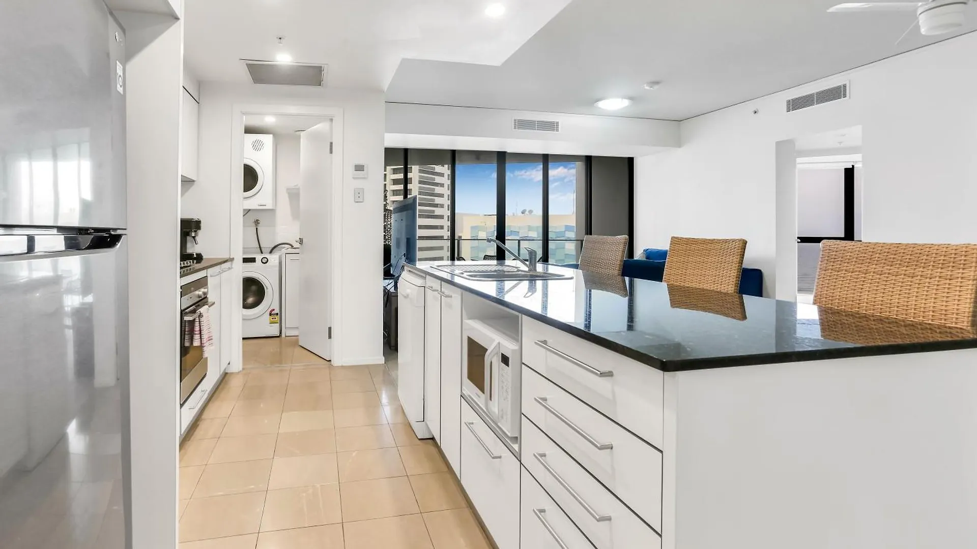 Stunning 2br2b Spectacular Ocean Views Gold Coast