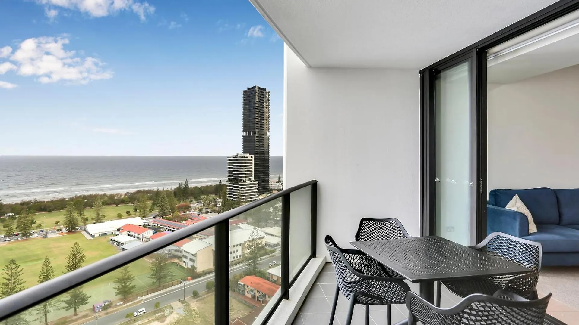 Stunning 2br2b Spectacular Ocean Views * Gold Coast