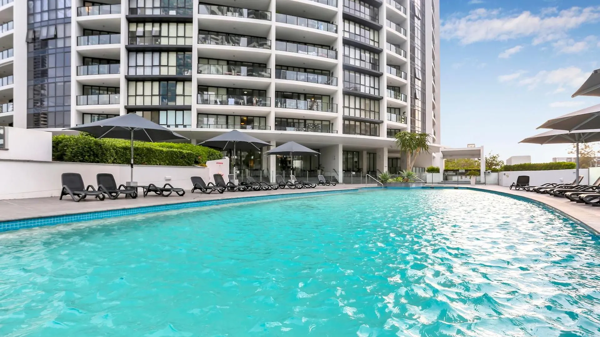 Stunning 2br2b Spectacular Ocean Views Apartment Gold Coast