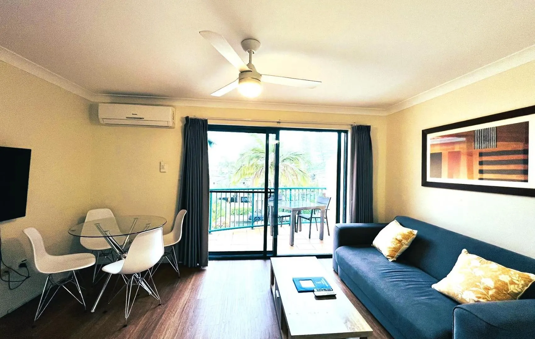 Karana Palms Aparthotel