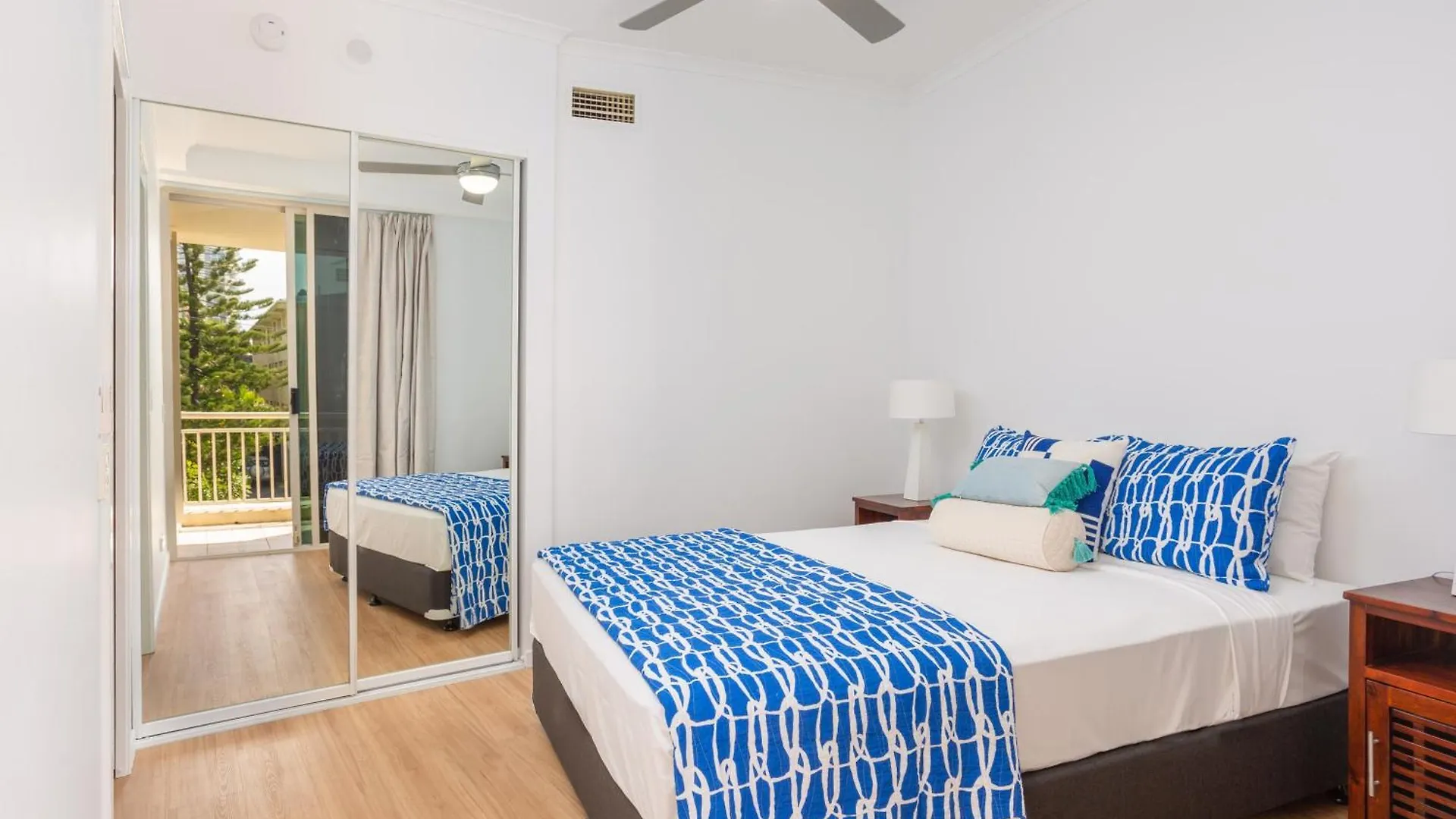 Maldives Main Beach, 3* Gold Coast
