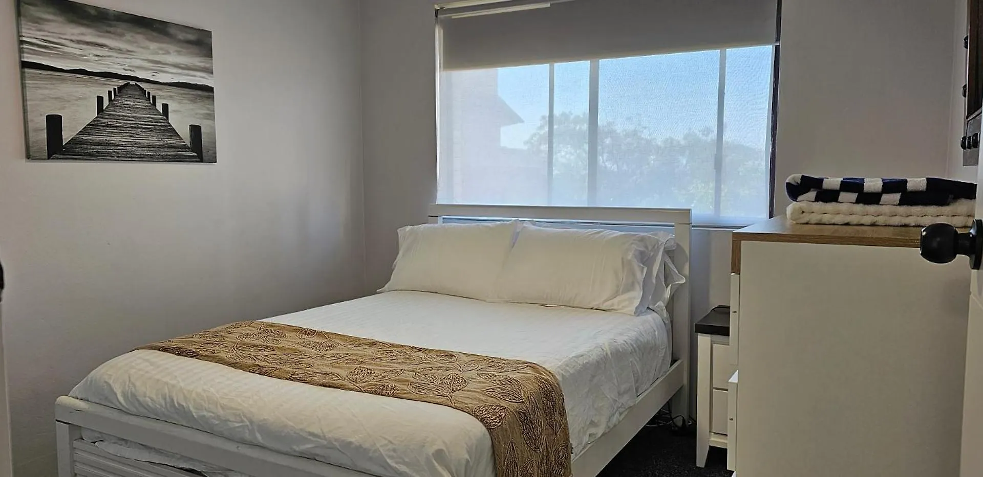 Big Modern & Locale Renovated 2-bedroom Gold Coast