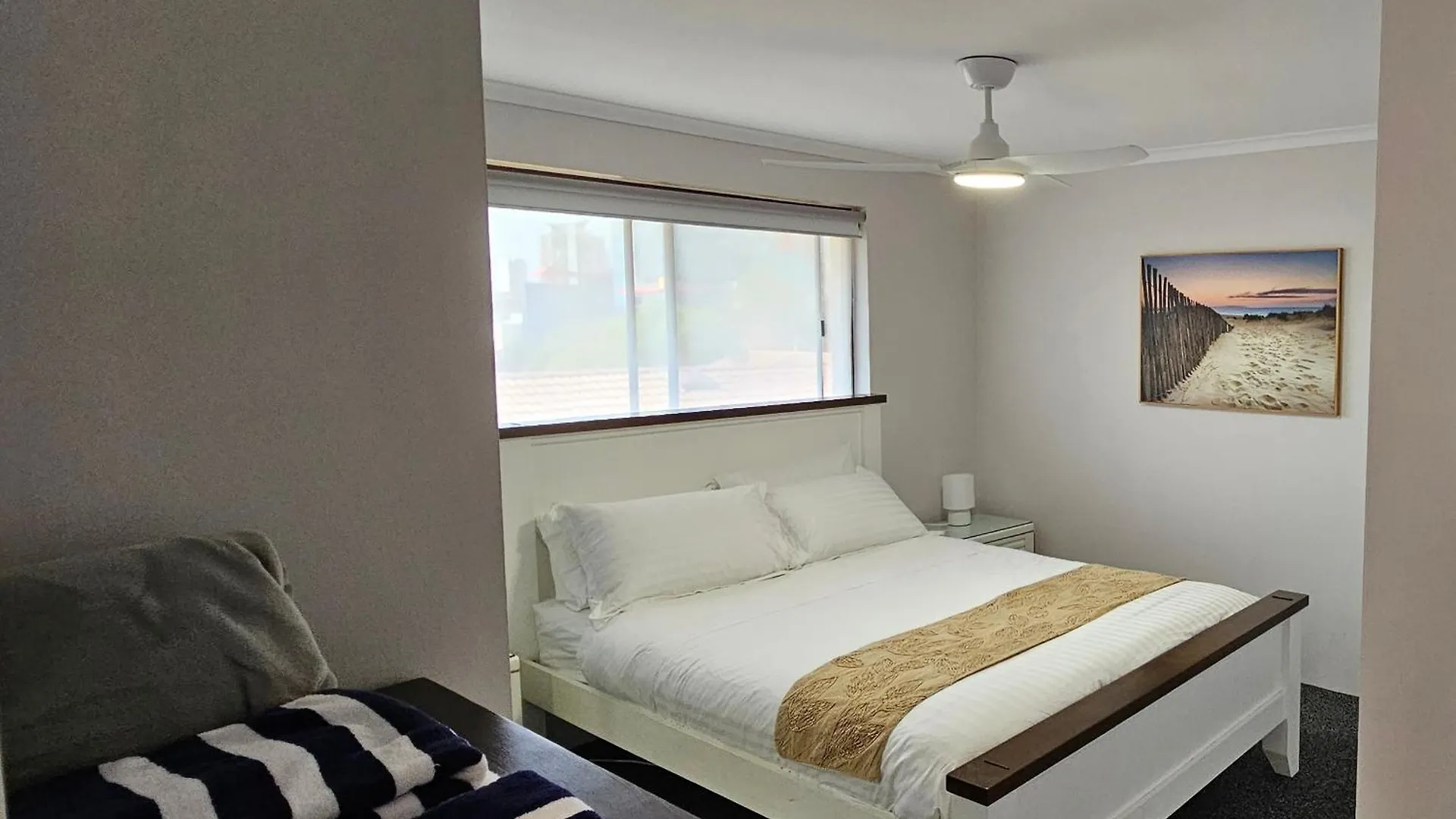 Apartment Big Modern & Locale Renovated 2-bedroom