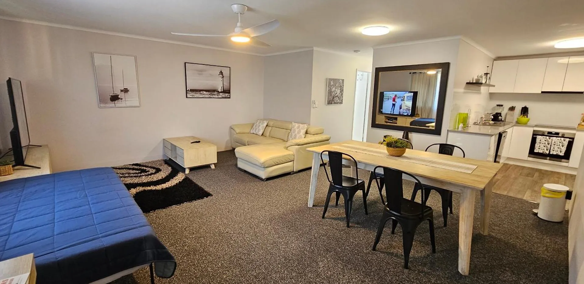Big Modern & Locale Renovated 2-bedroom *