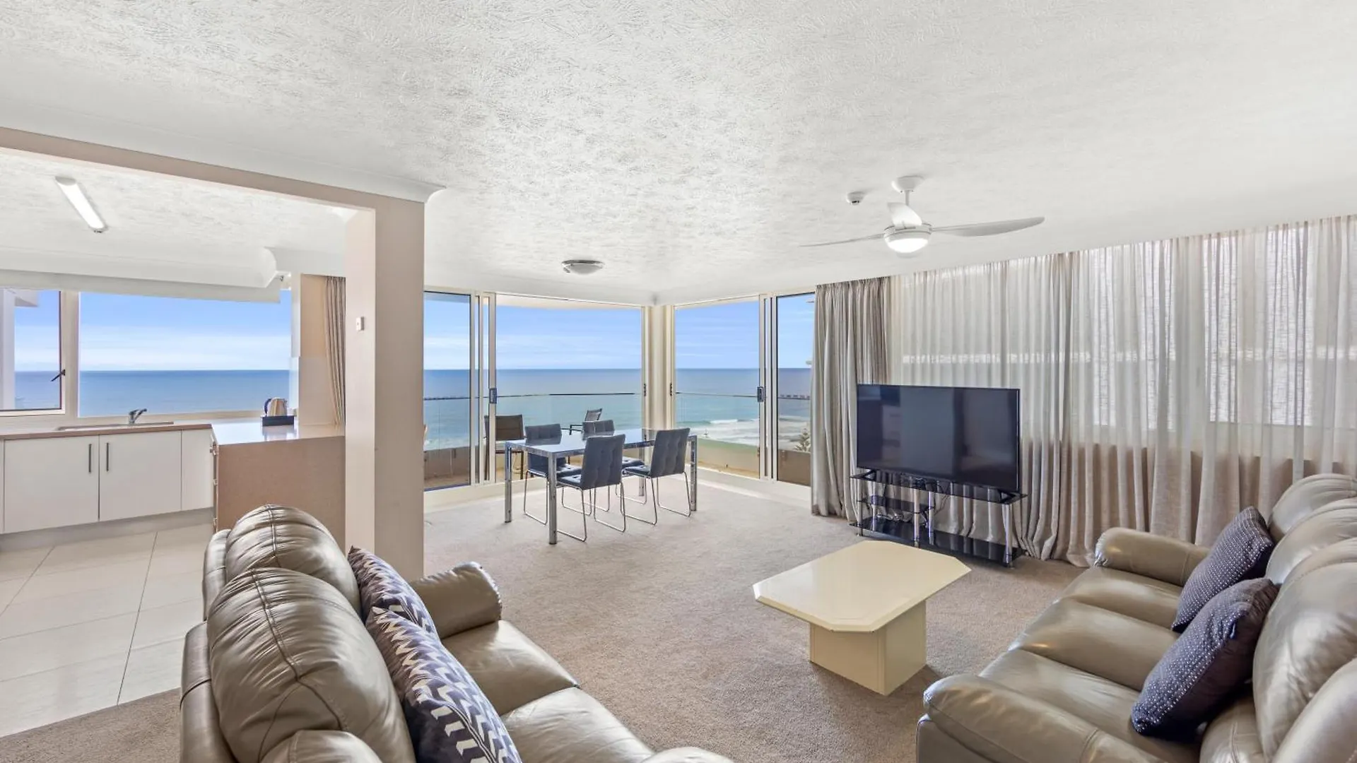 Southern Cross Beachfront Aparthotel
