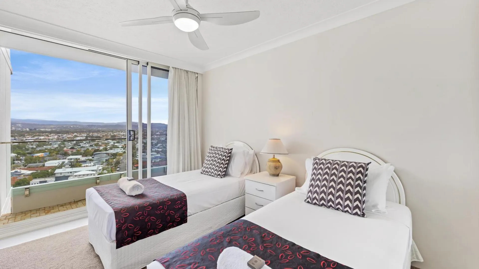 Southern Cross Beachfront Aparthotel