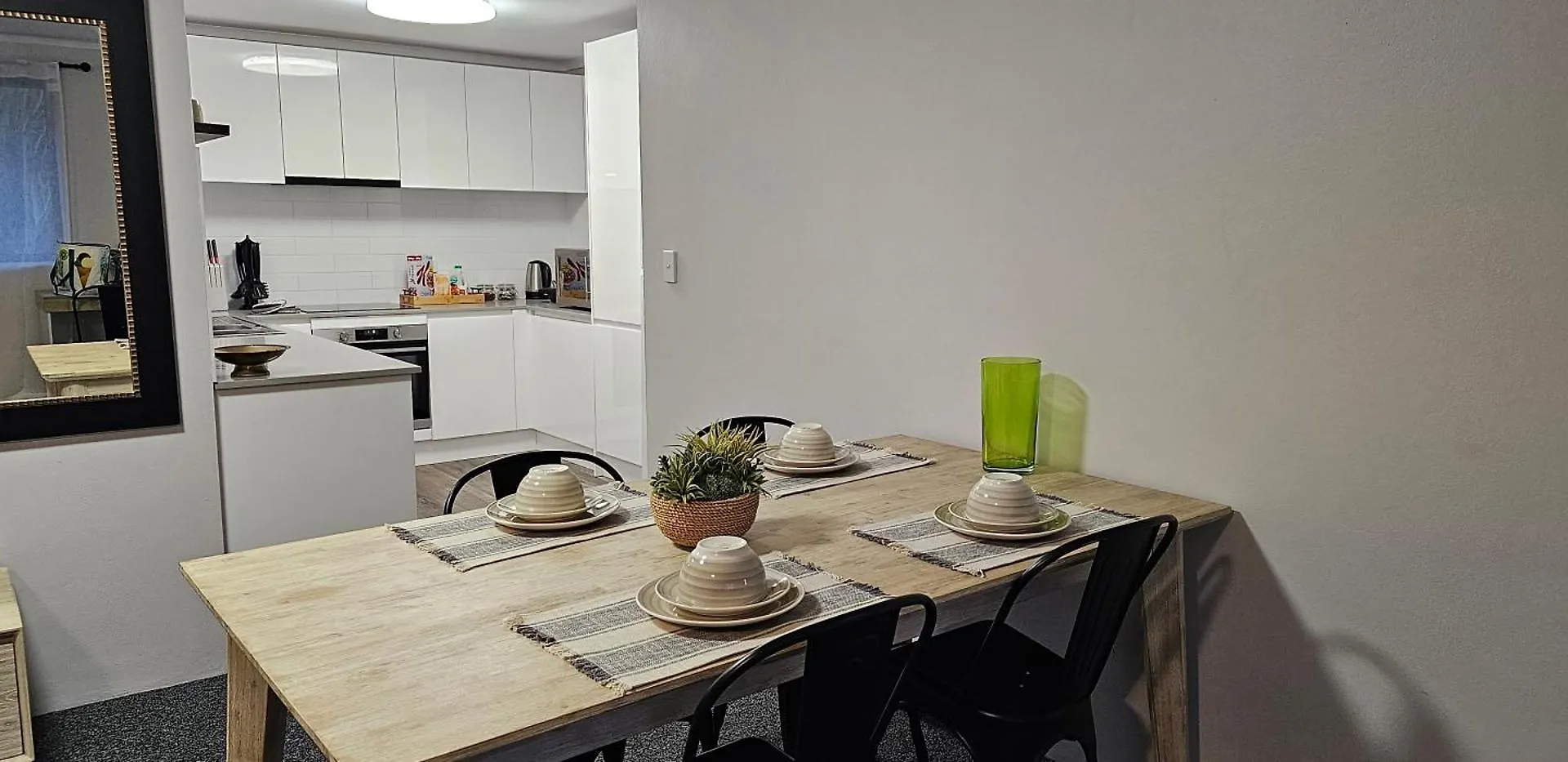 Big Modern & Locale Renovated 2-bedroom Apartment