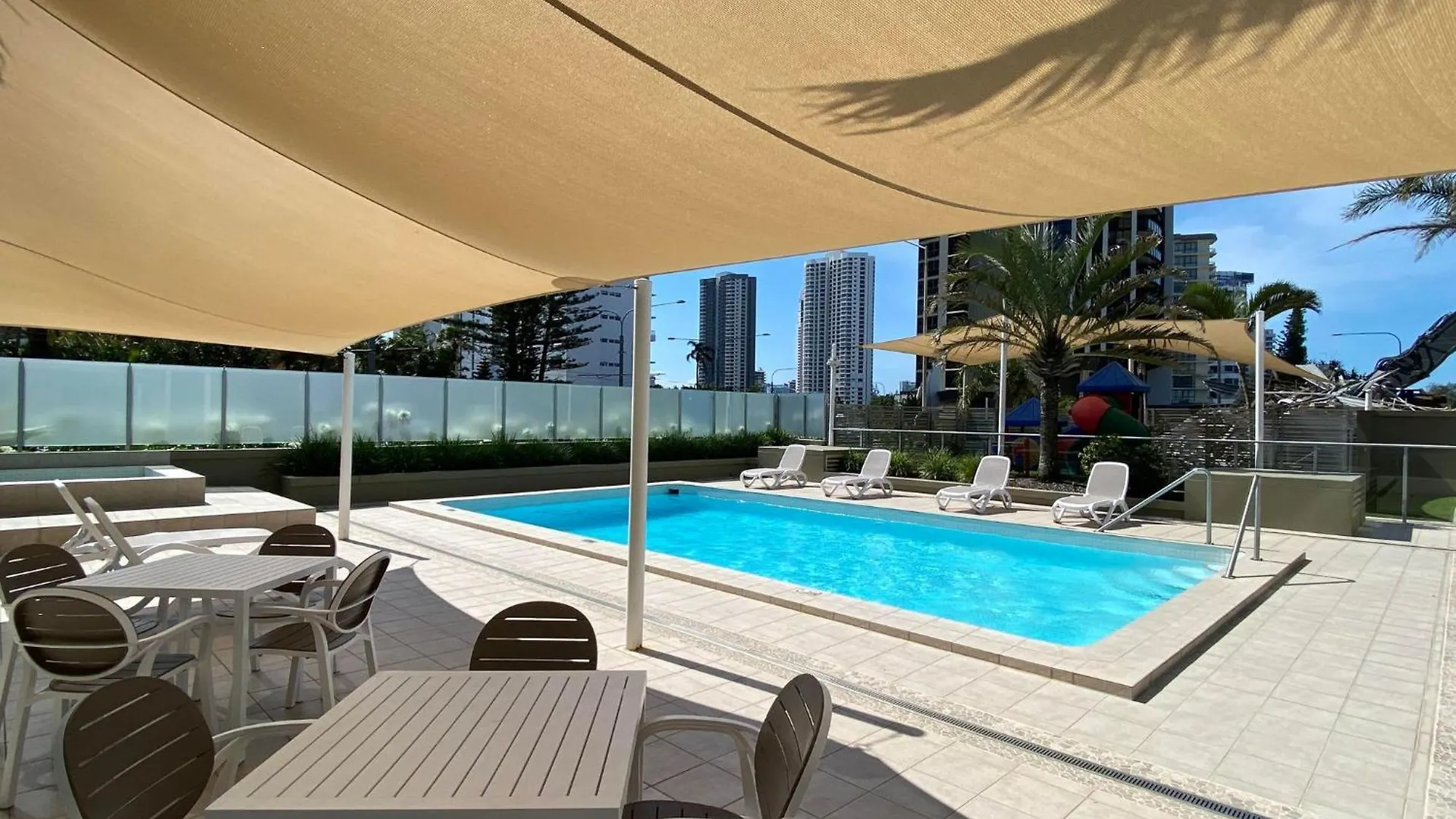 Hi Surf Beachfront 4* Gold Coast