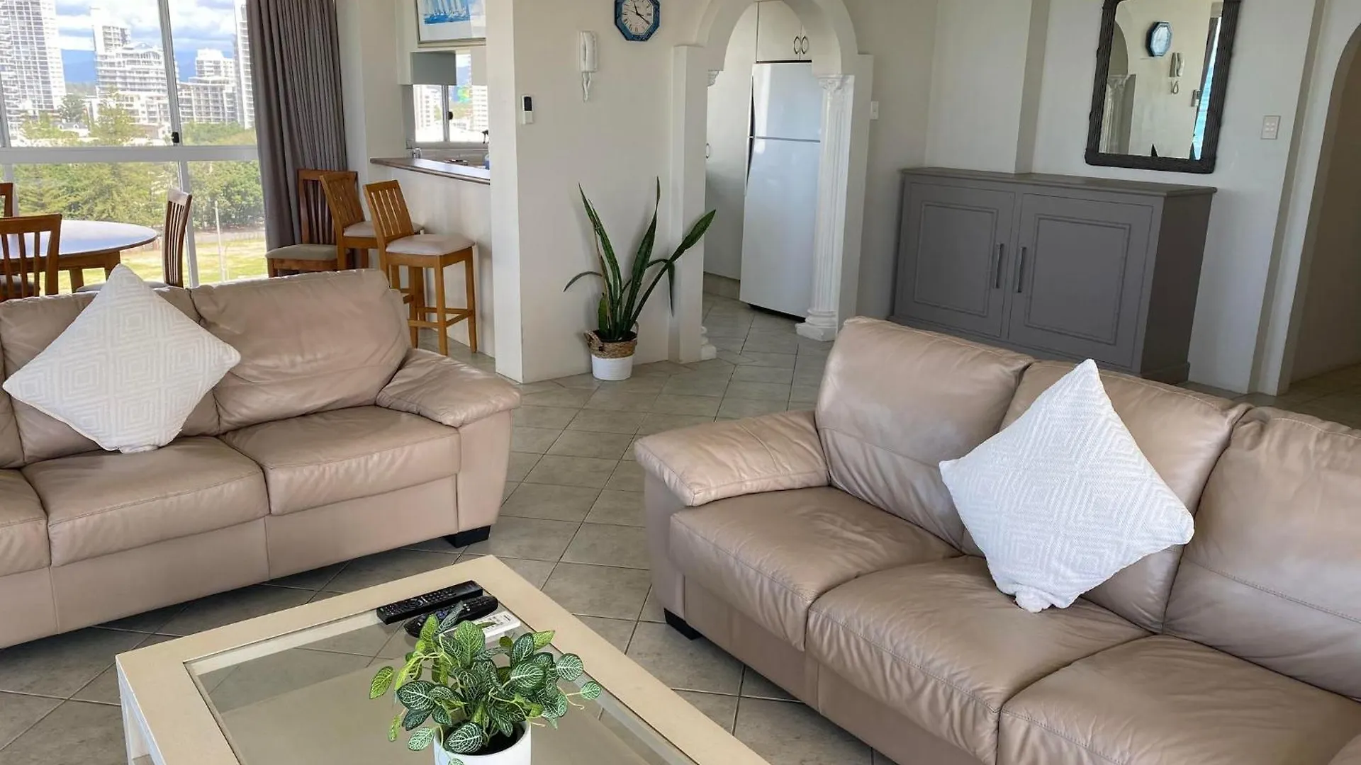 Aparthotel Hi Surf Beachfront 4*