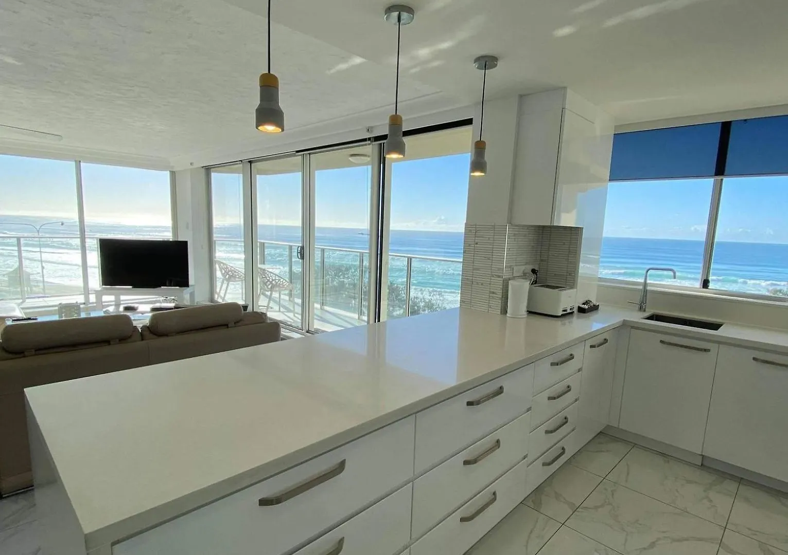 Hi Surf Beachfront 4*