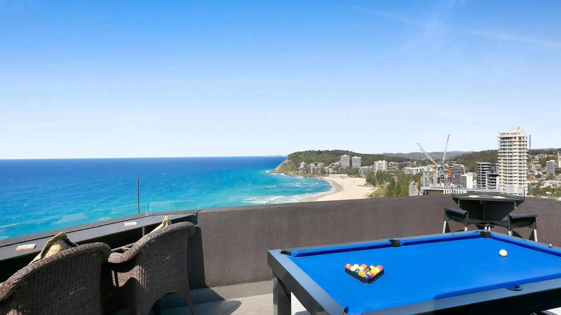 Burleigh Esplanade Aparthotel 4*
