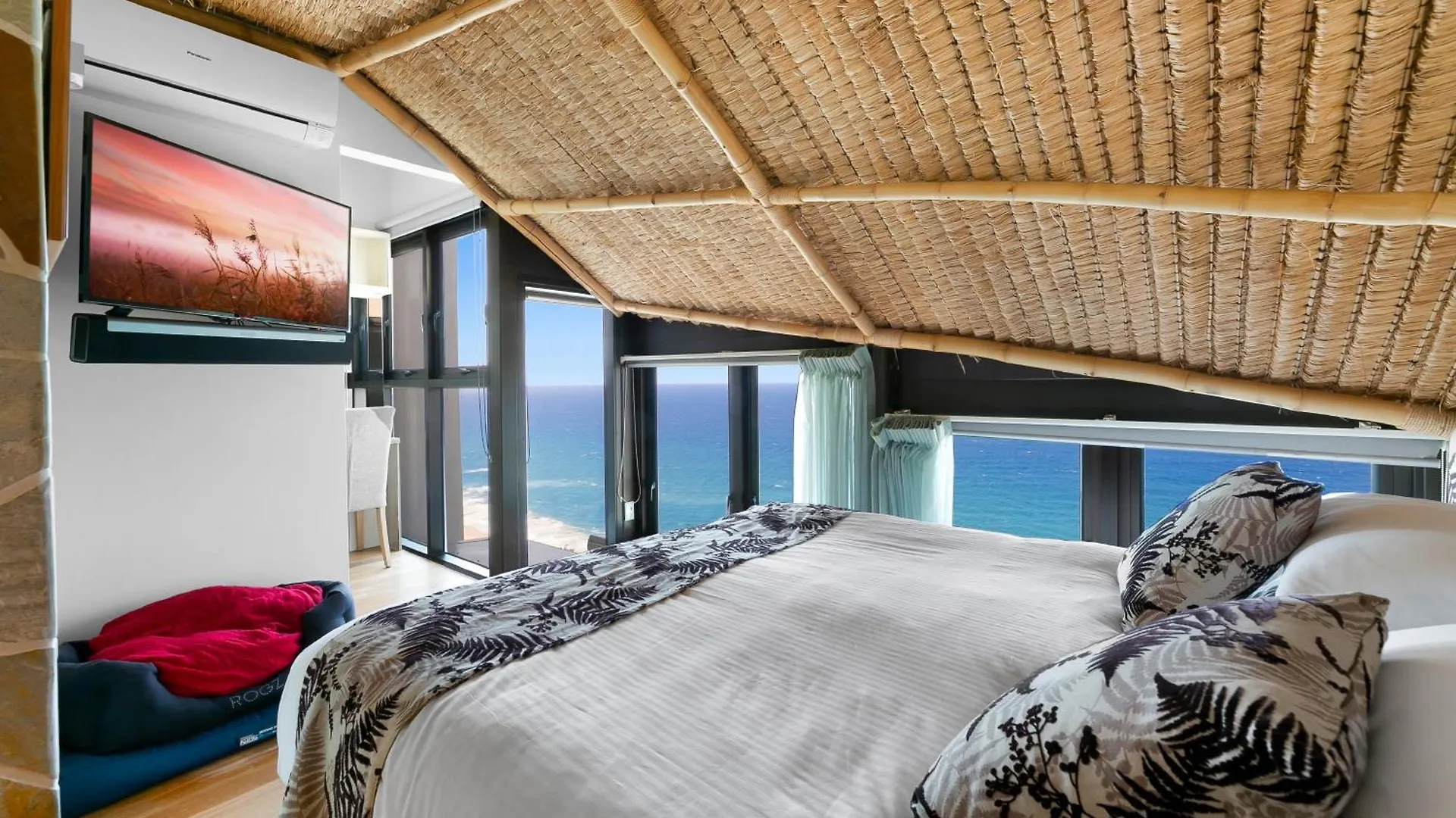 Burleigh Esplanade Aparthotel