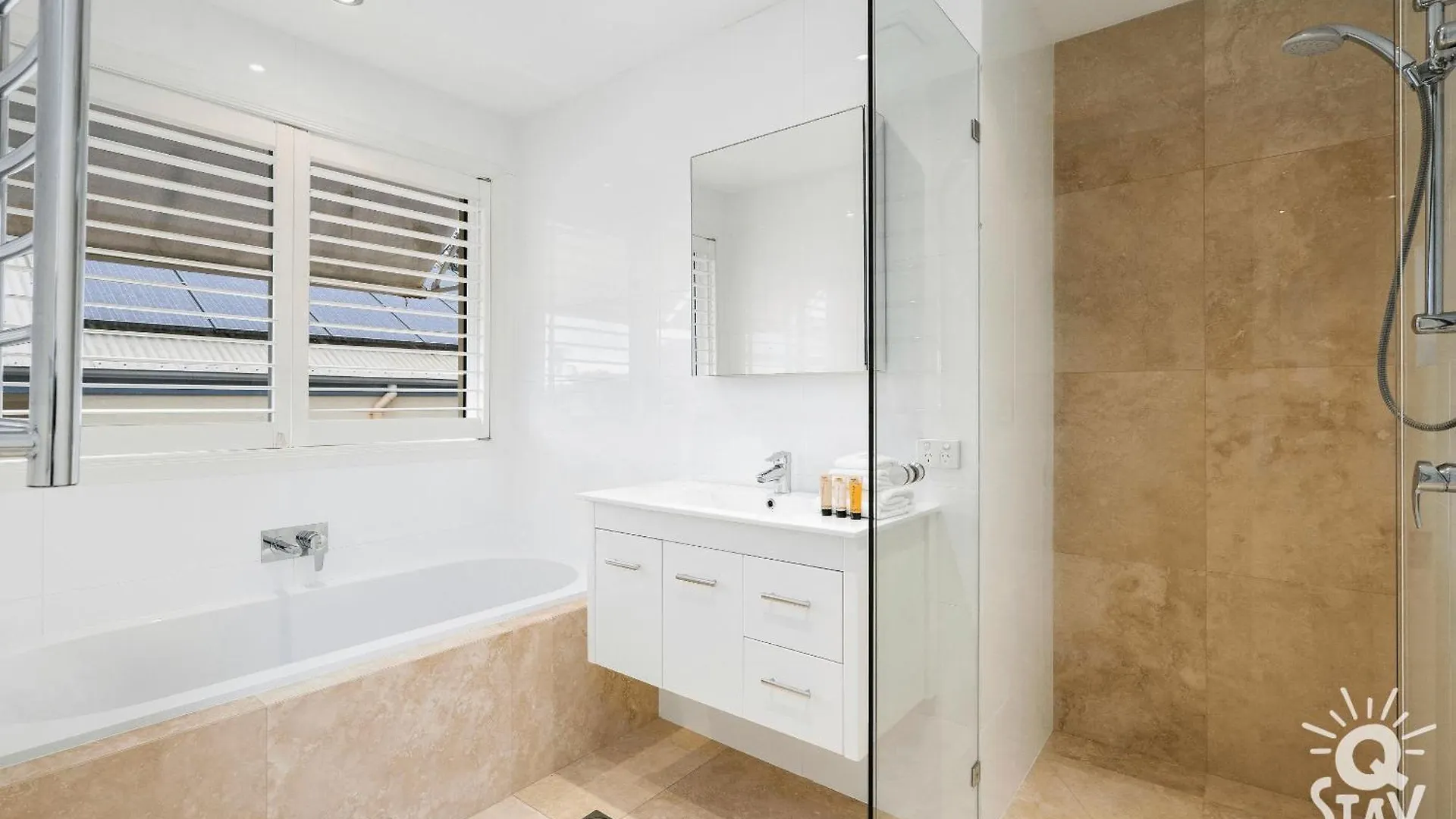 Villa 3 Bedroom Villa's In Surfers Paradise - Q *