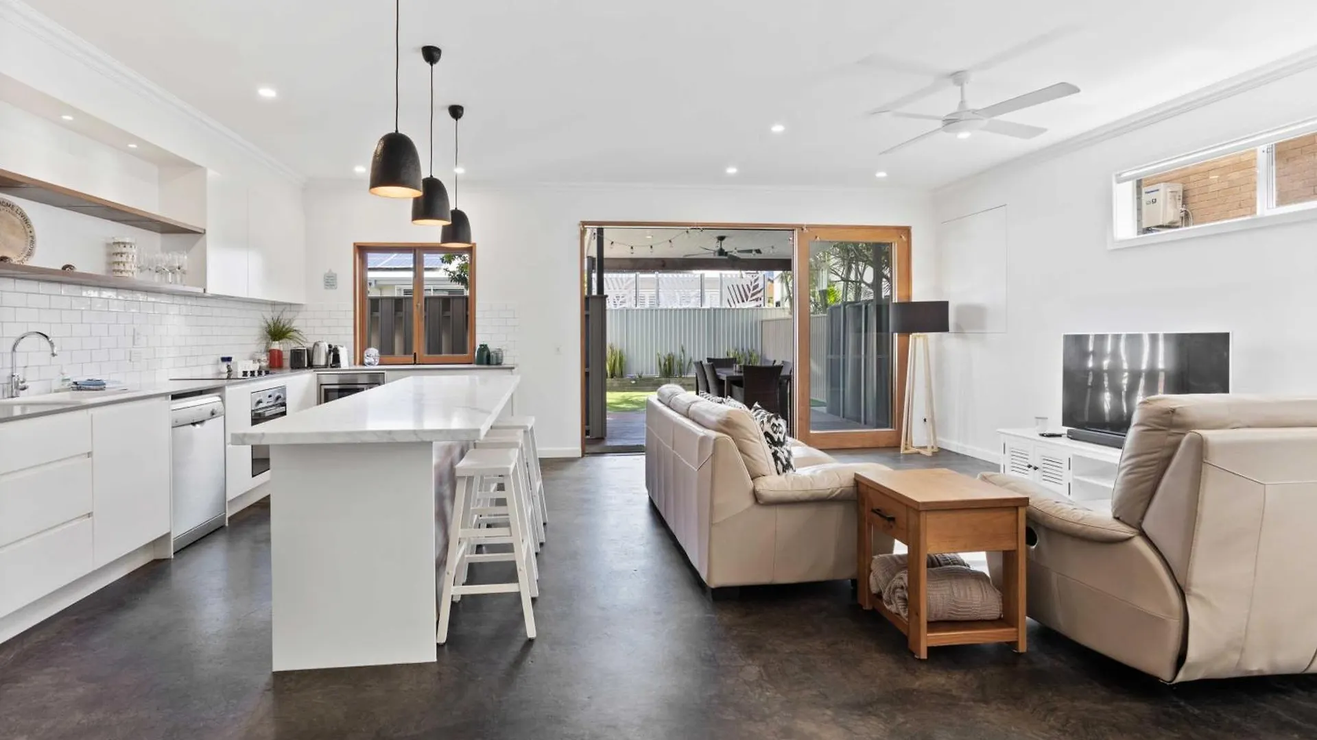 Perfect Palm Townhouse - Hosted By Burleigh Letting