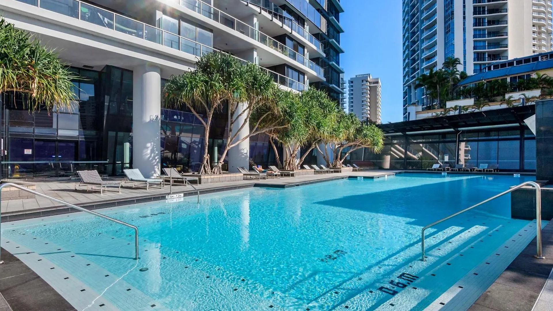 Hinterland View - Circle On Cavill - Self Contained, Privately Managed * Gold Coast