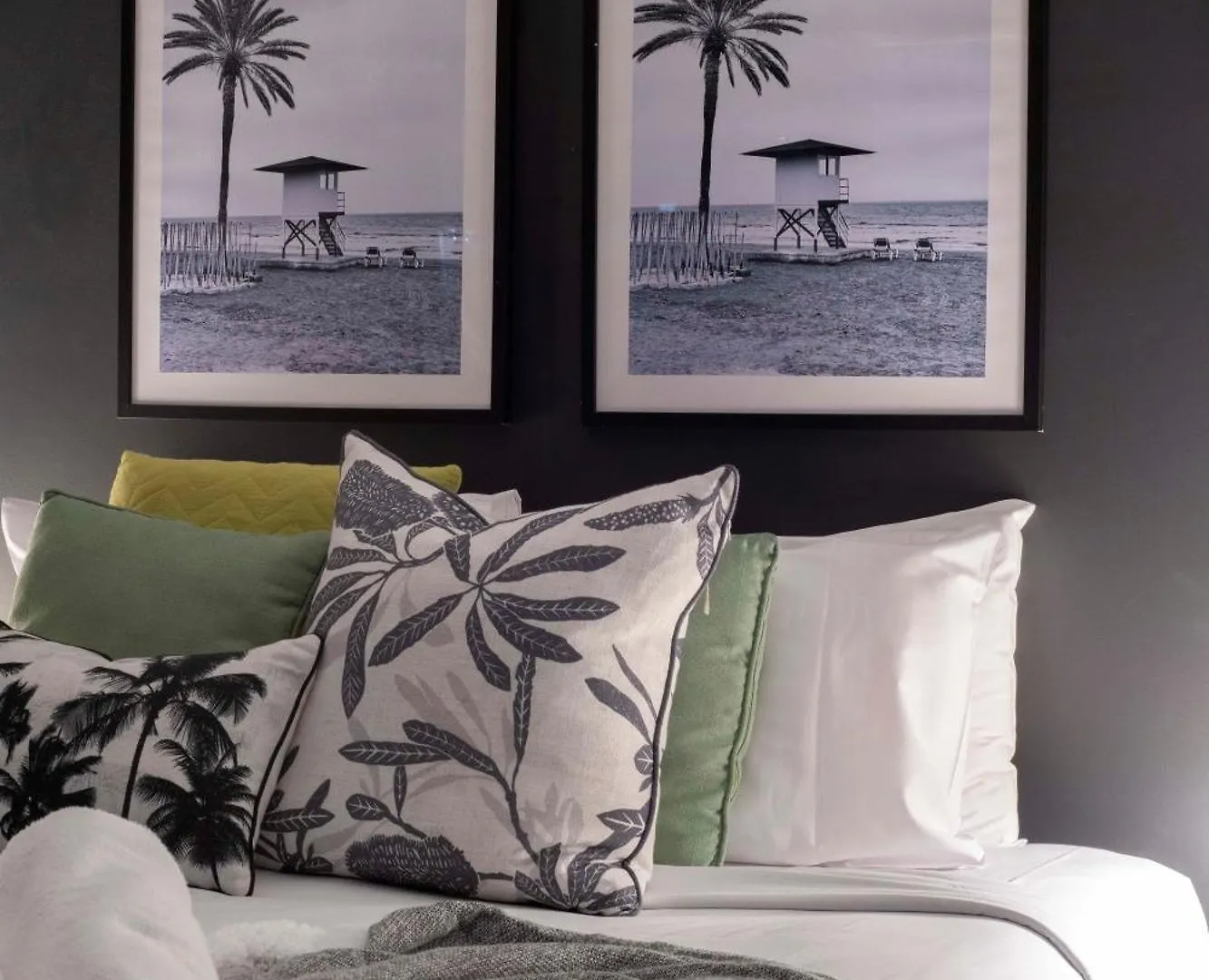 Two Bedroom Self Contained - Circle On Cavill - Privately Managed Apartment *