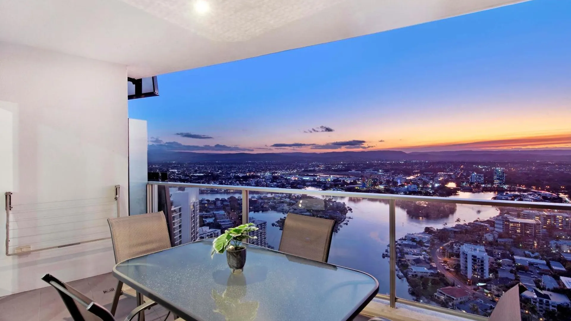 Two Bedroom Self Contained - Circle On Cavill - Privately Managed Apartment