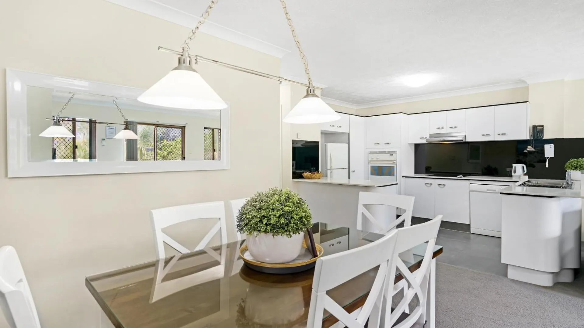 Oceanside Cove Aparthotel Gold Coast