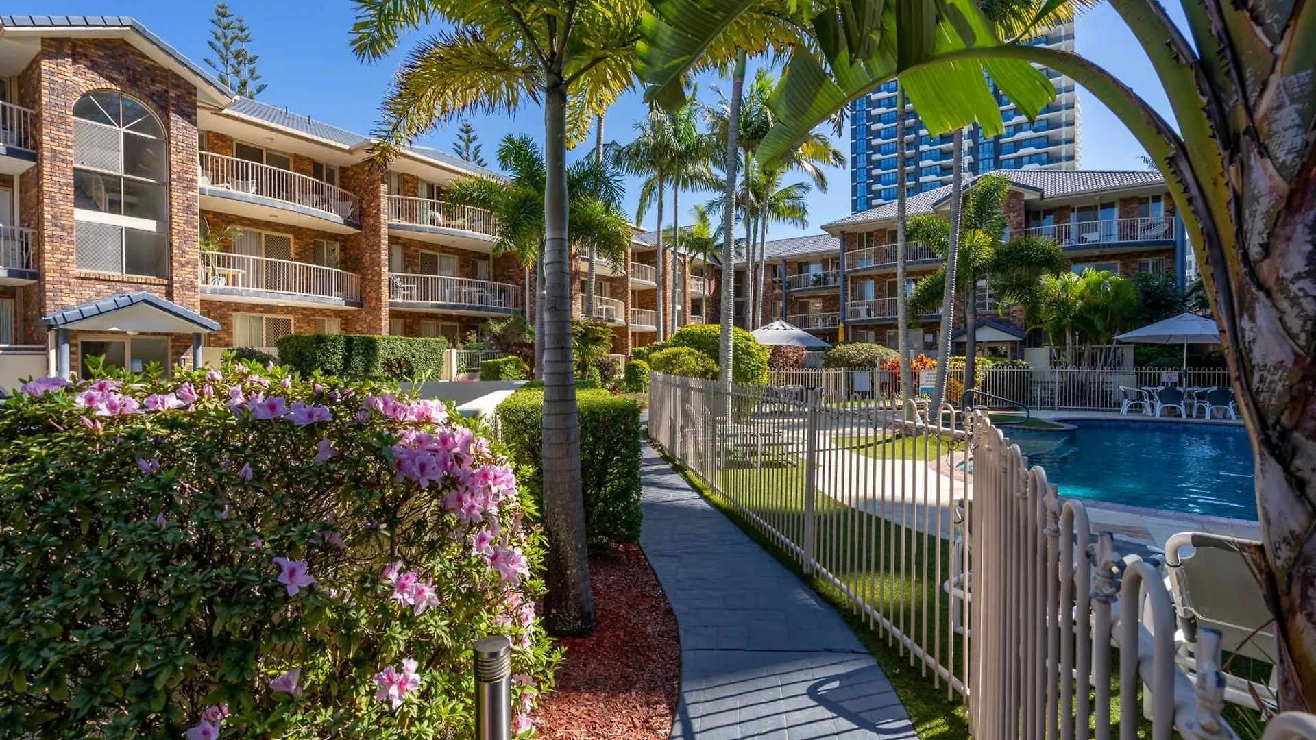 Aparthotel Oceanside Cove 4*