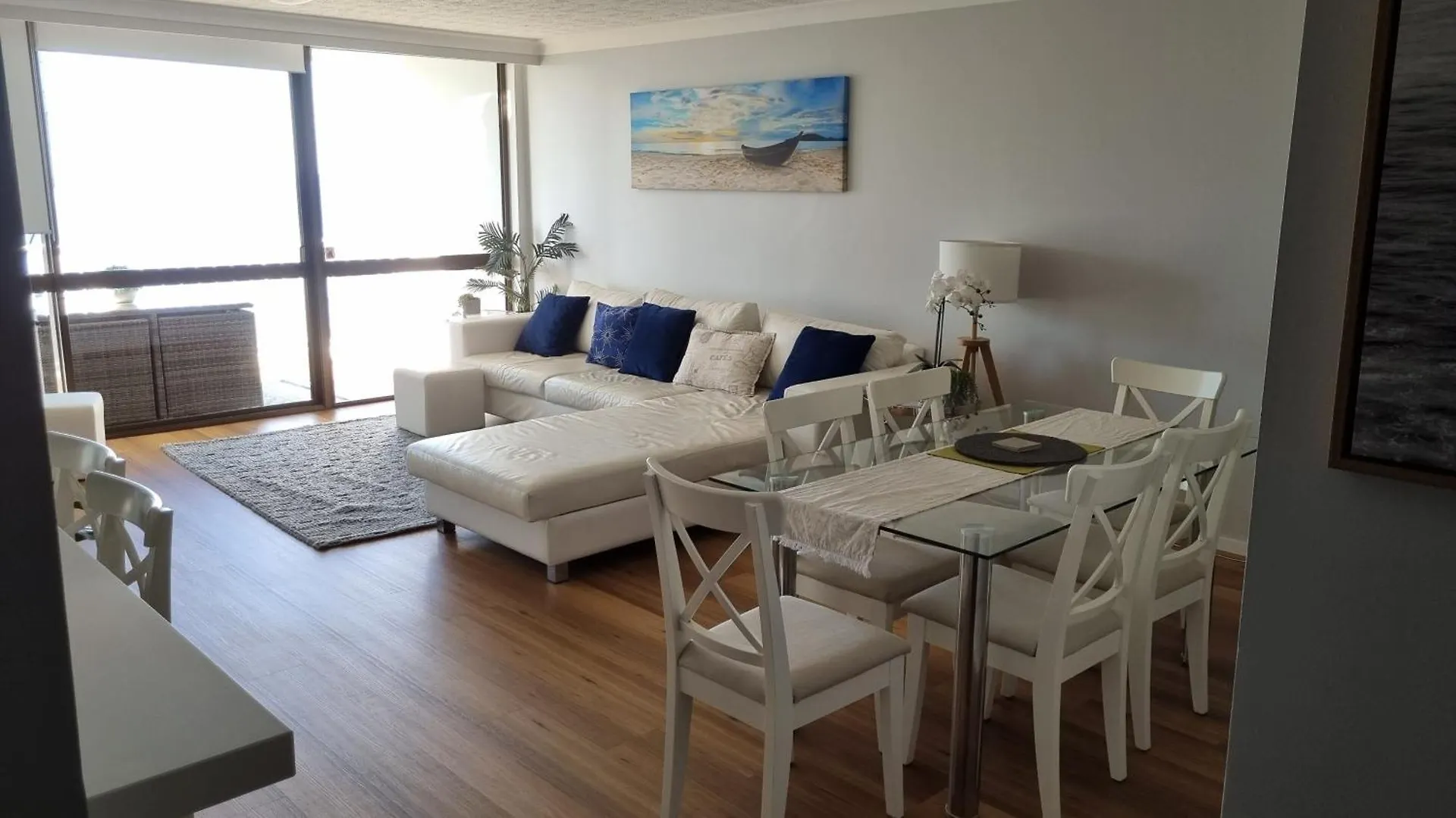 Breakers North Absolute Beachfront - Official Apart-hotel Gold Coast