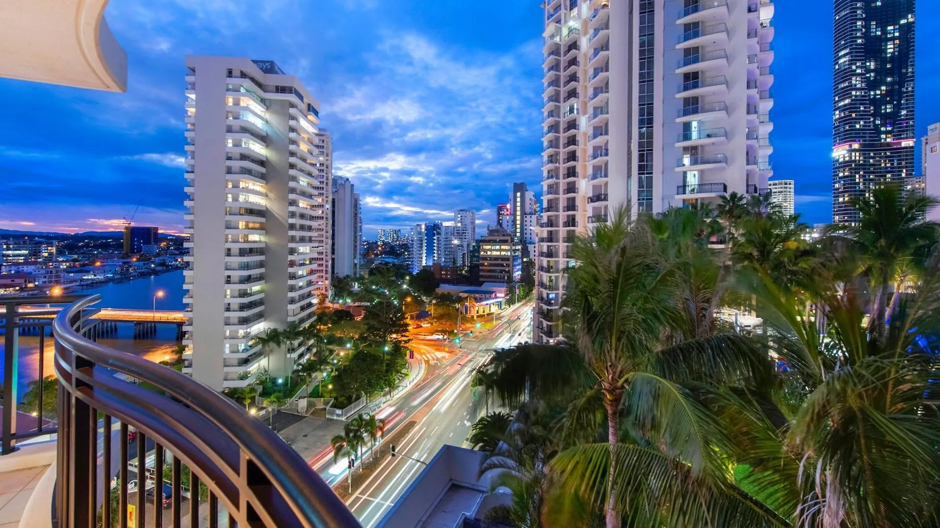 Chevron Renaissance - Self Contained & Privately Managed