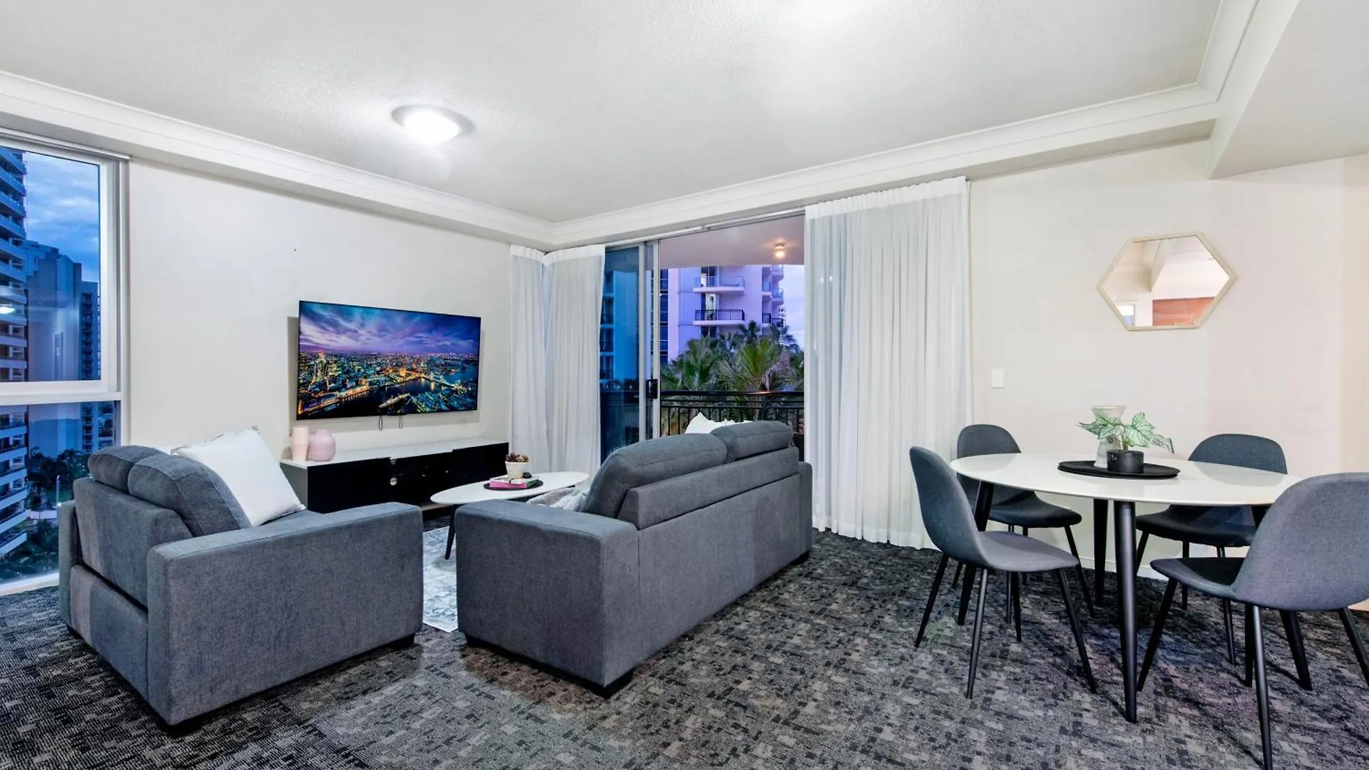 Chevron Renaissance - Self Contained & Privately Managed Apartment Gold Coast