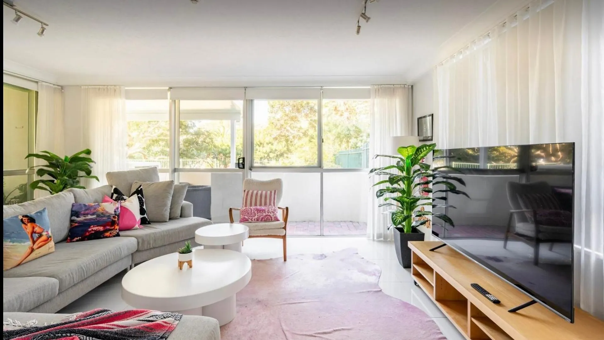Beachside Beauty At Burleigh Pavilion! Apartment *