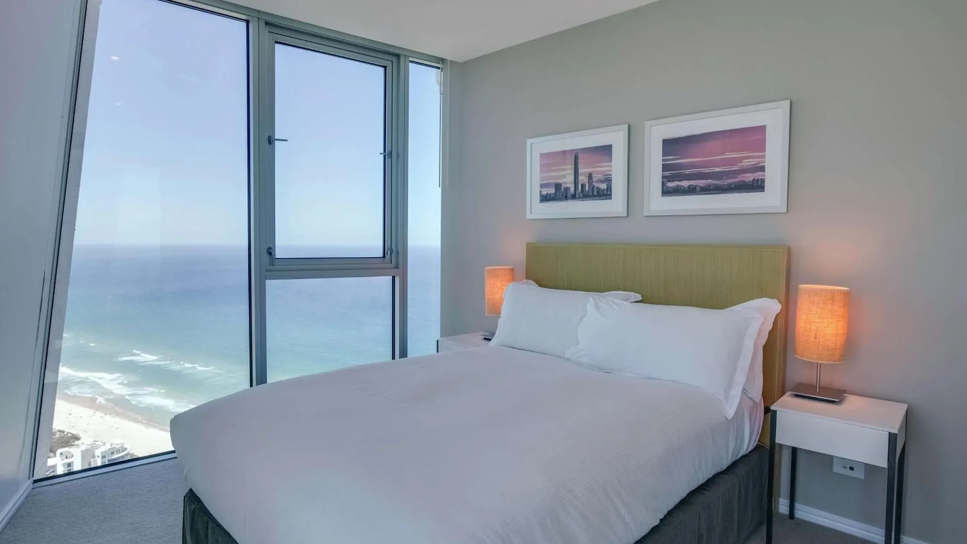 Hilton Surfers Paradise & Residences גולד קוסט