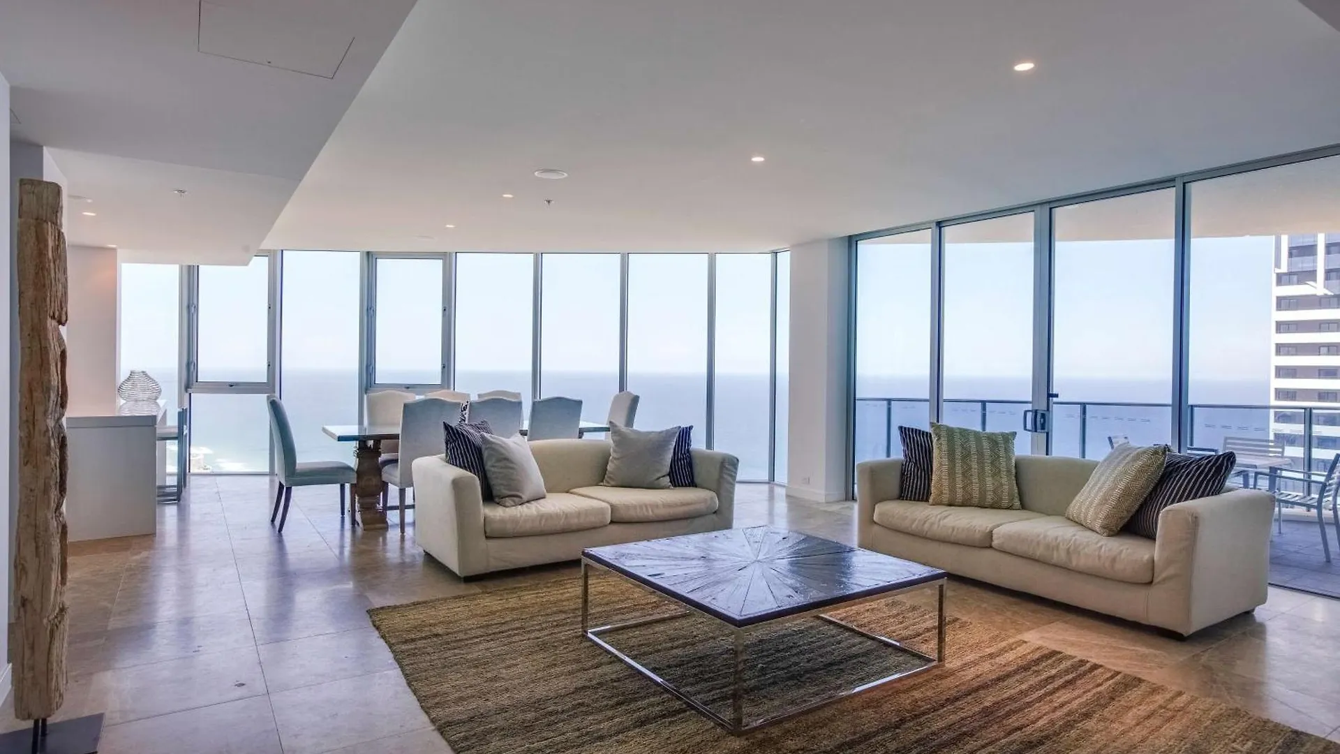 Hilton Surfers Paradise & Residences אתר נופש גולד קוסט