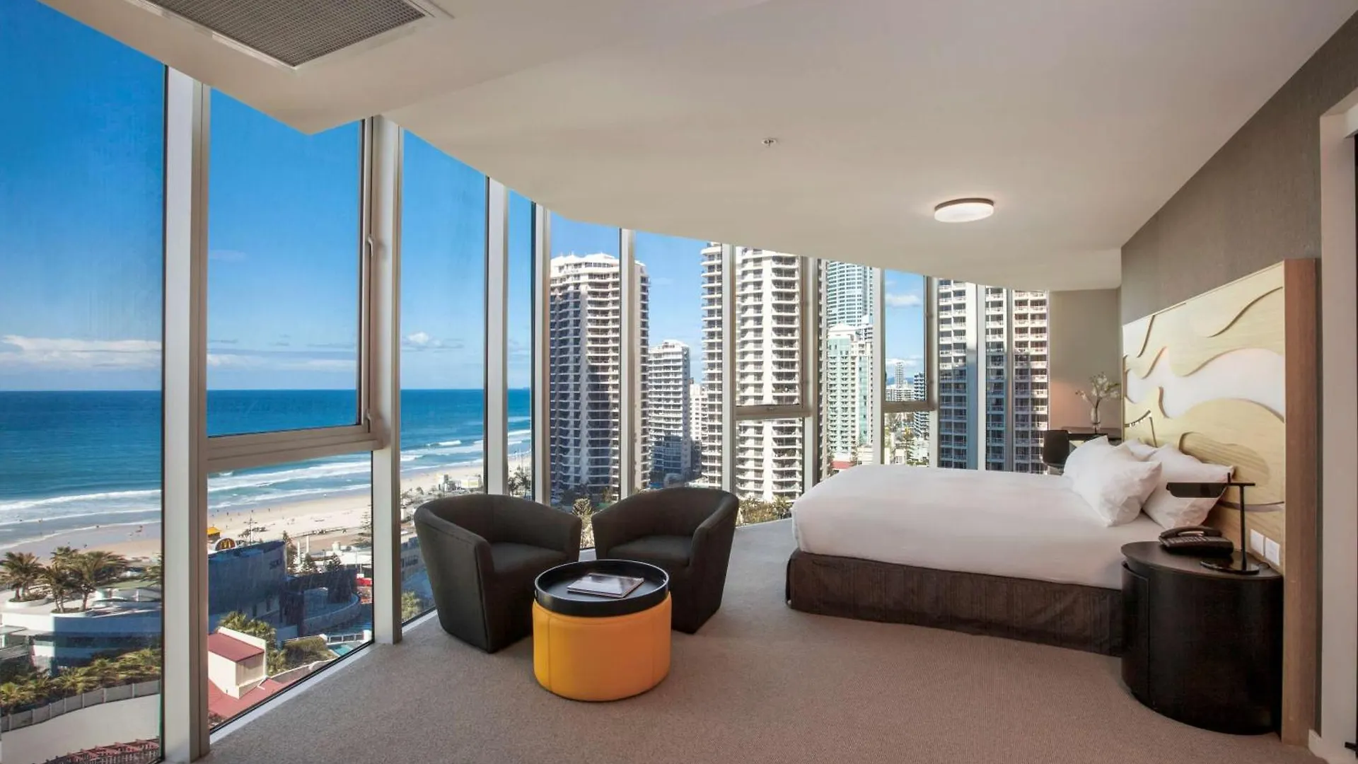 אתר נופש Hilton Surfers Paradise & Residences גולד קוסט