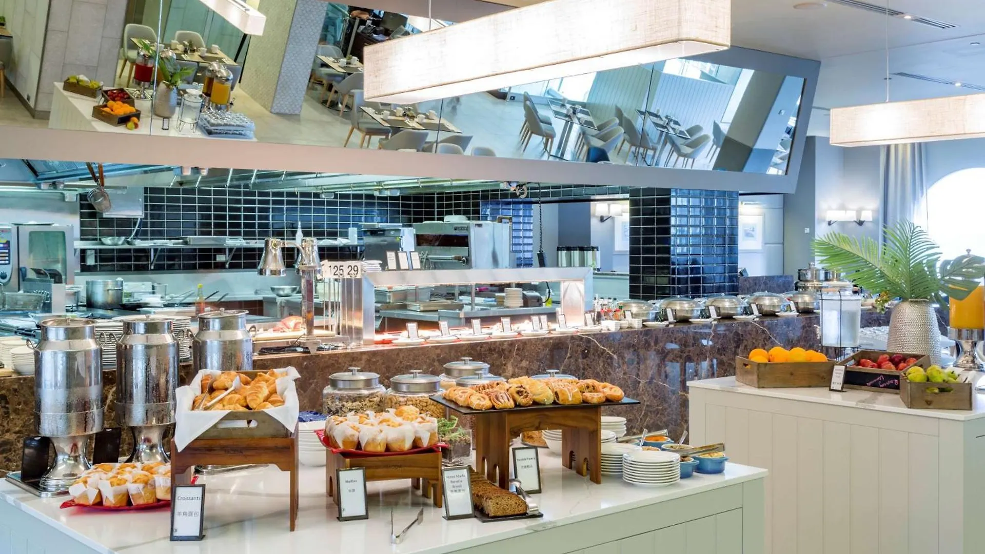 Hilton Surfers Paradise & Residences גולד קוסט
