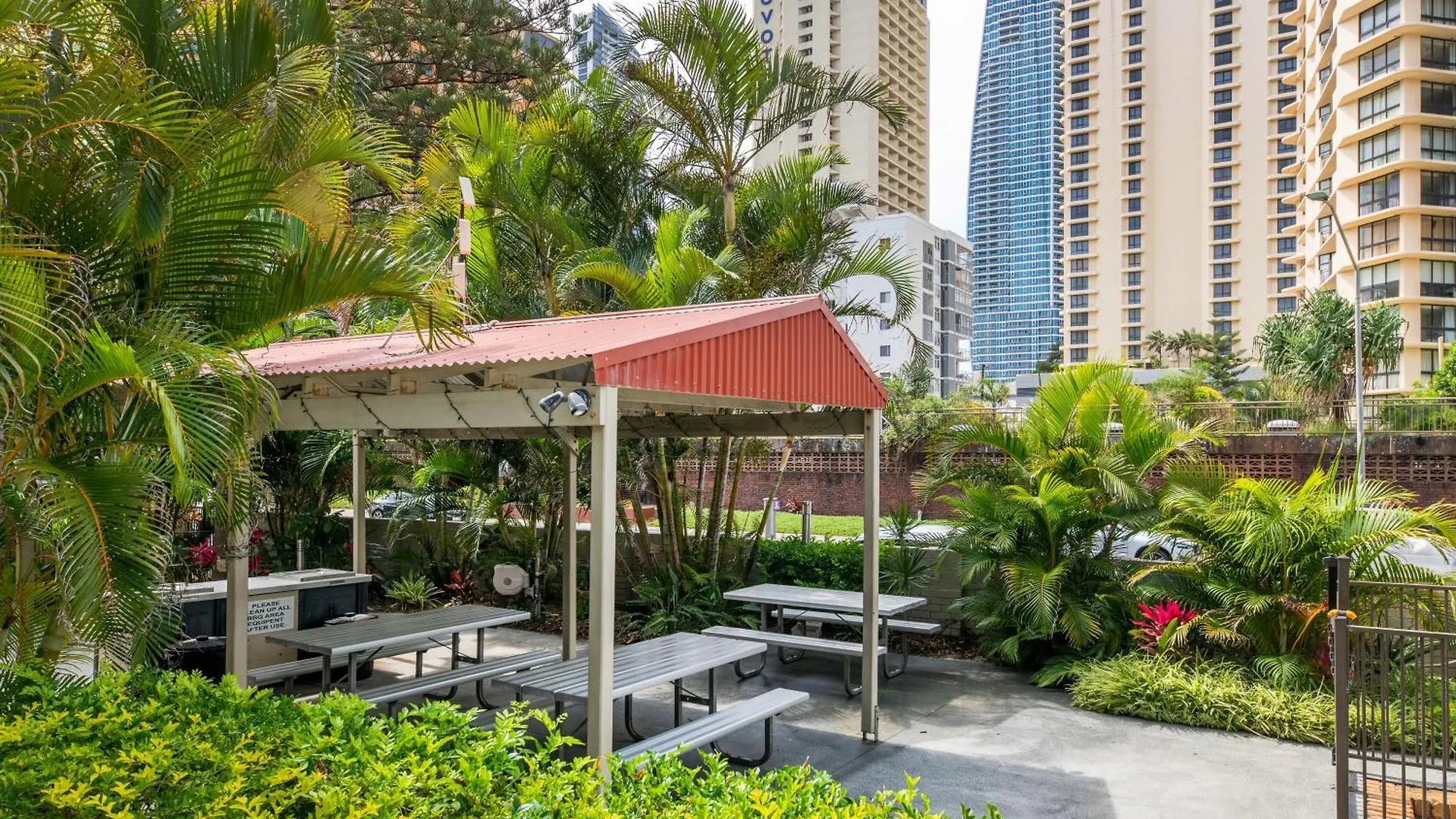 Aparthotel Trickett Gardens Gold Coast